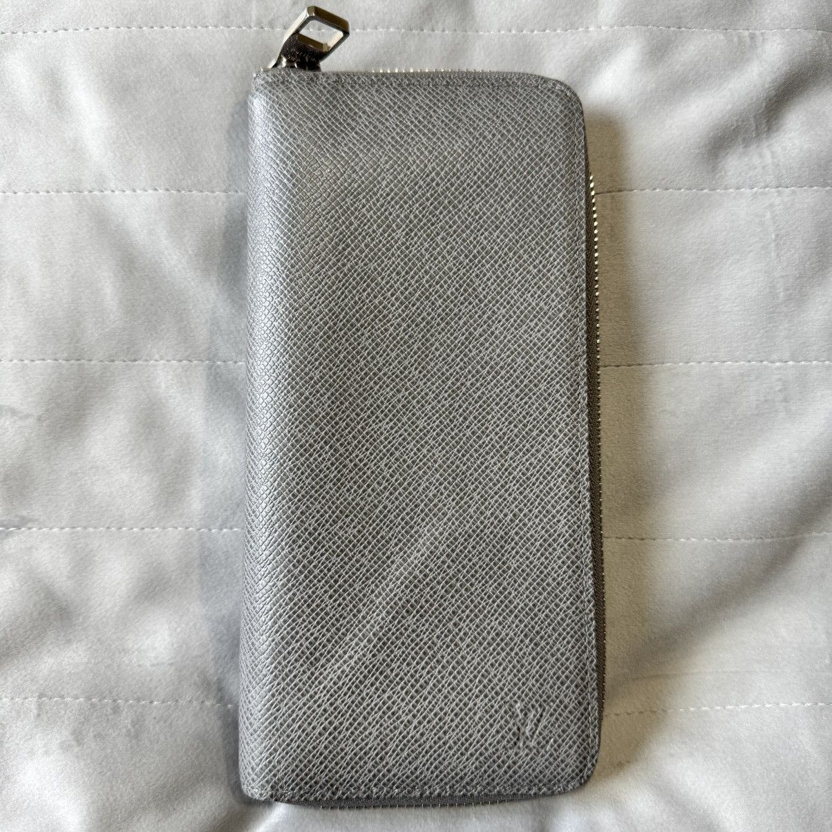Louis Vuitton Louis Vuitton Men's Tiaga Gray Leather Vertical Zippy Wallet Size ONE SIZE - 2 Thumbnail
