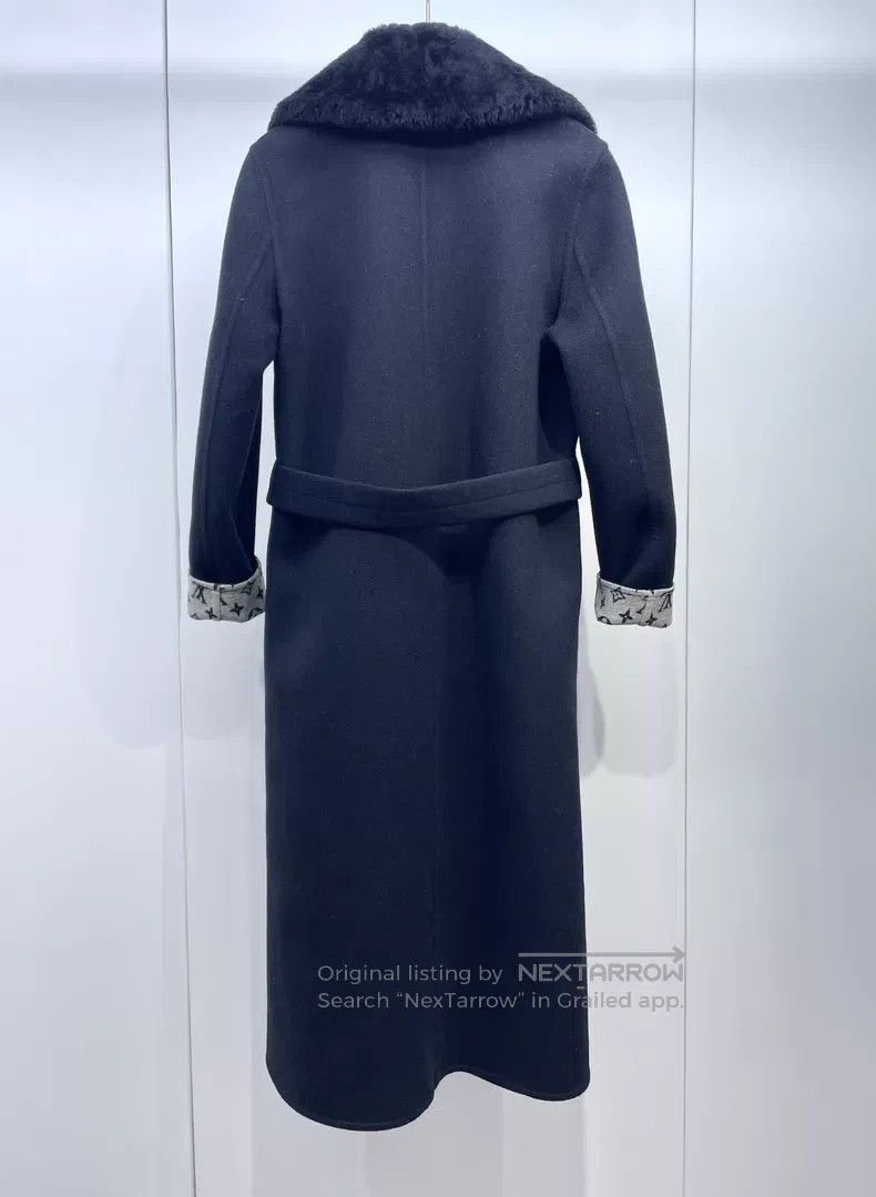 Louis Vuitton Louis Vuitton 24 style black fur collar lace-up coat Size XXS / US 00 / IT 34 - 2 Thumbnail