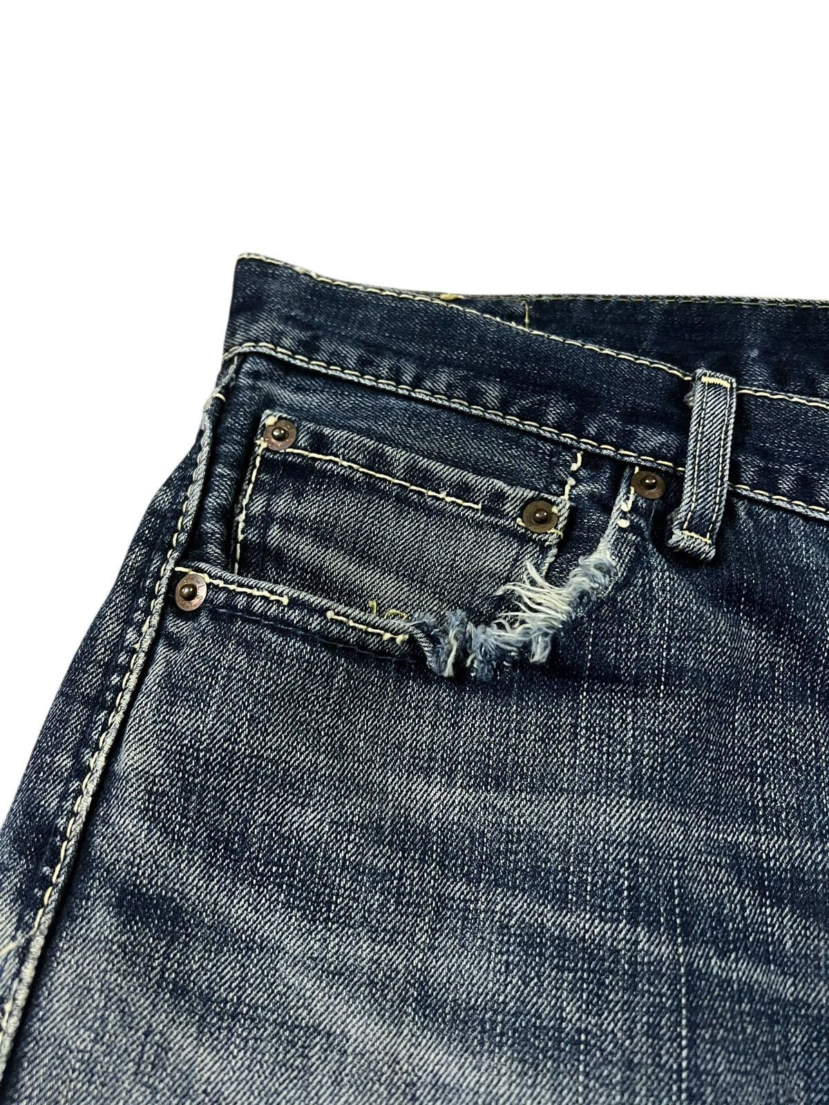 Levi's VINTAGE LEVIS 505 FADED JEAN Size US 33 - 11 Thumbnail