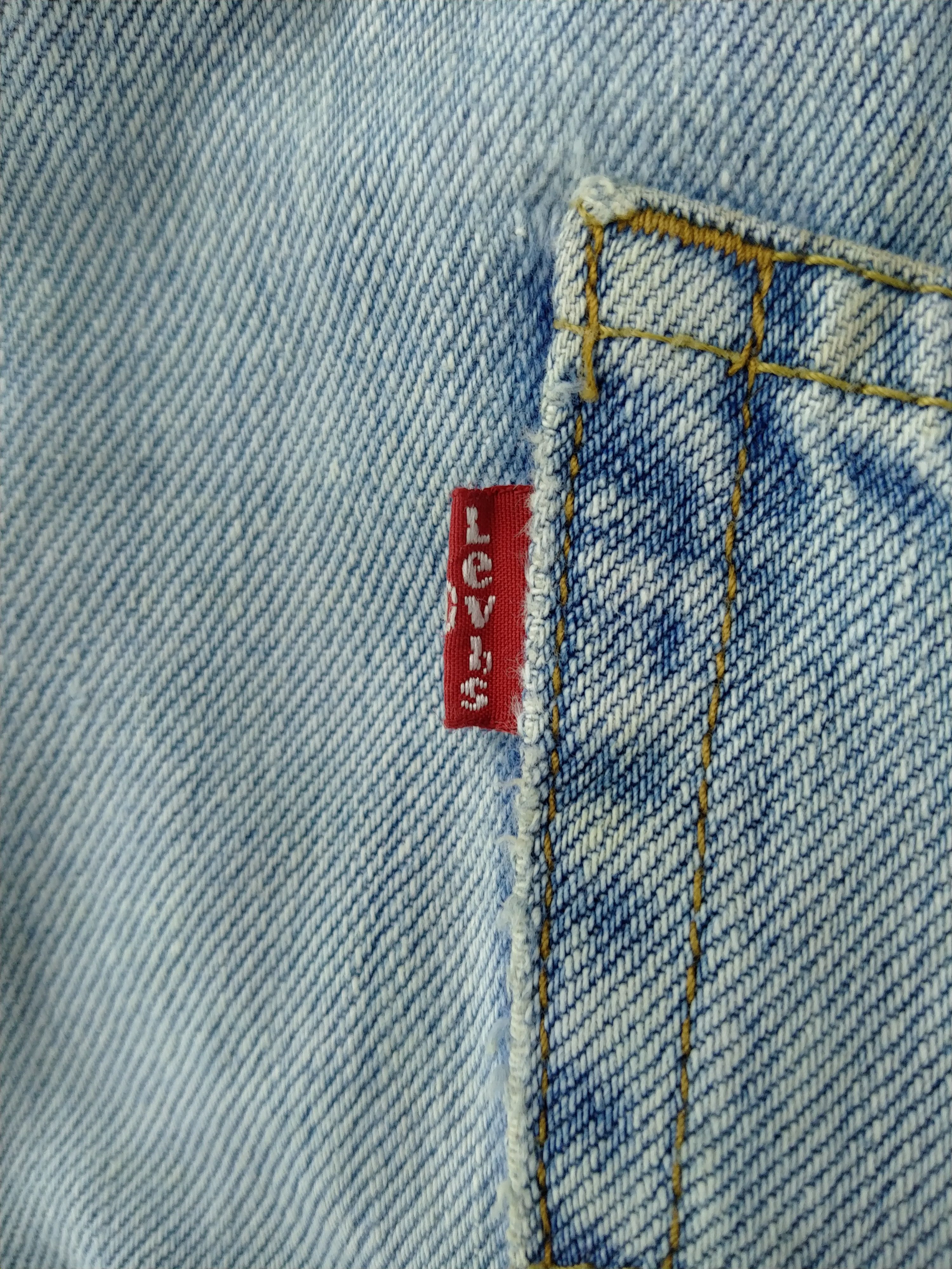 Levi's Vintage Levi's 550 Light Wash Denim 38 x 33 -JN077 Size US 38 / EU 54 - 15 Thumbnail