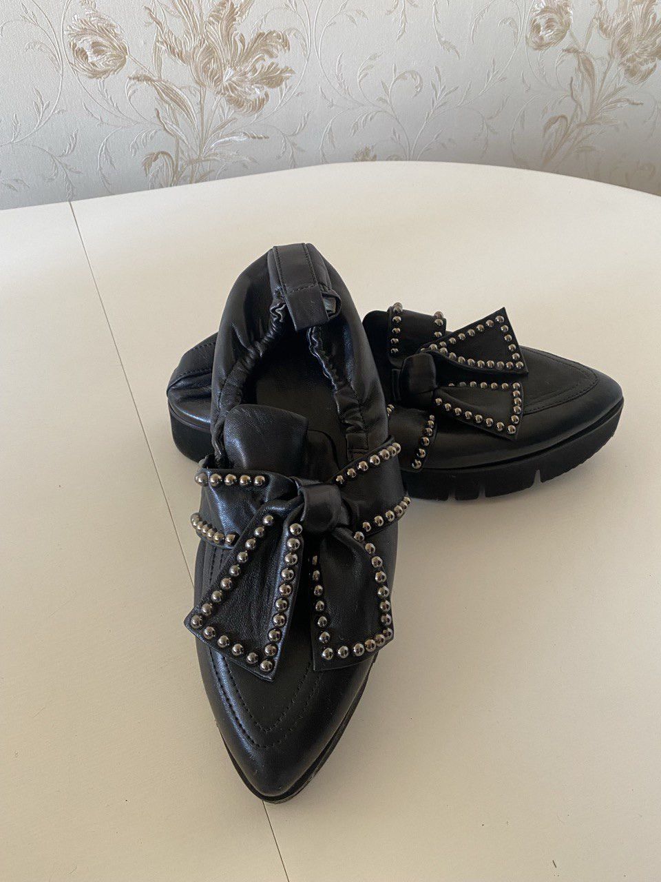 Vintage Shoes with a beautiful bow) Size US 6.5 / IT 36.5 - 1 Thumbnail