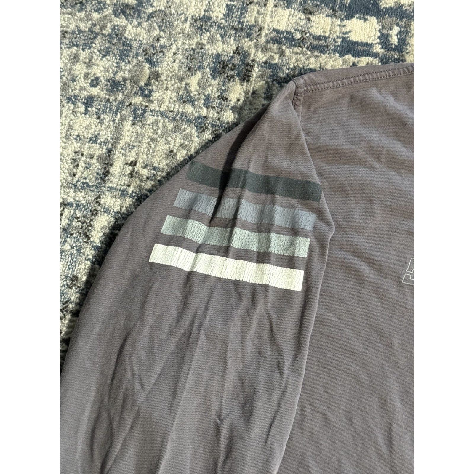 Vintage VINTAGE DC Shoes T-Shirt Long Sleeve Shirt Crew Neck Gray Cotton Logo 90s Skateboard USA Men L Size US L / EU 52-54 / 3 - 4 Thumbnail