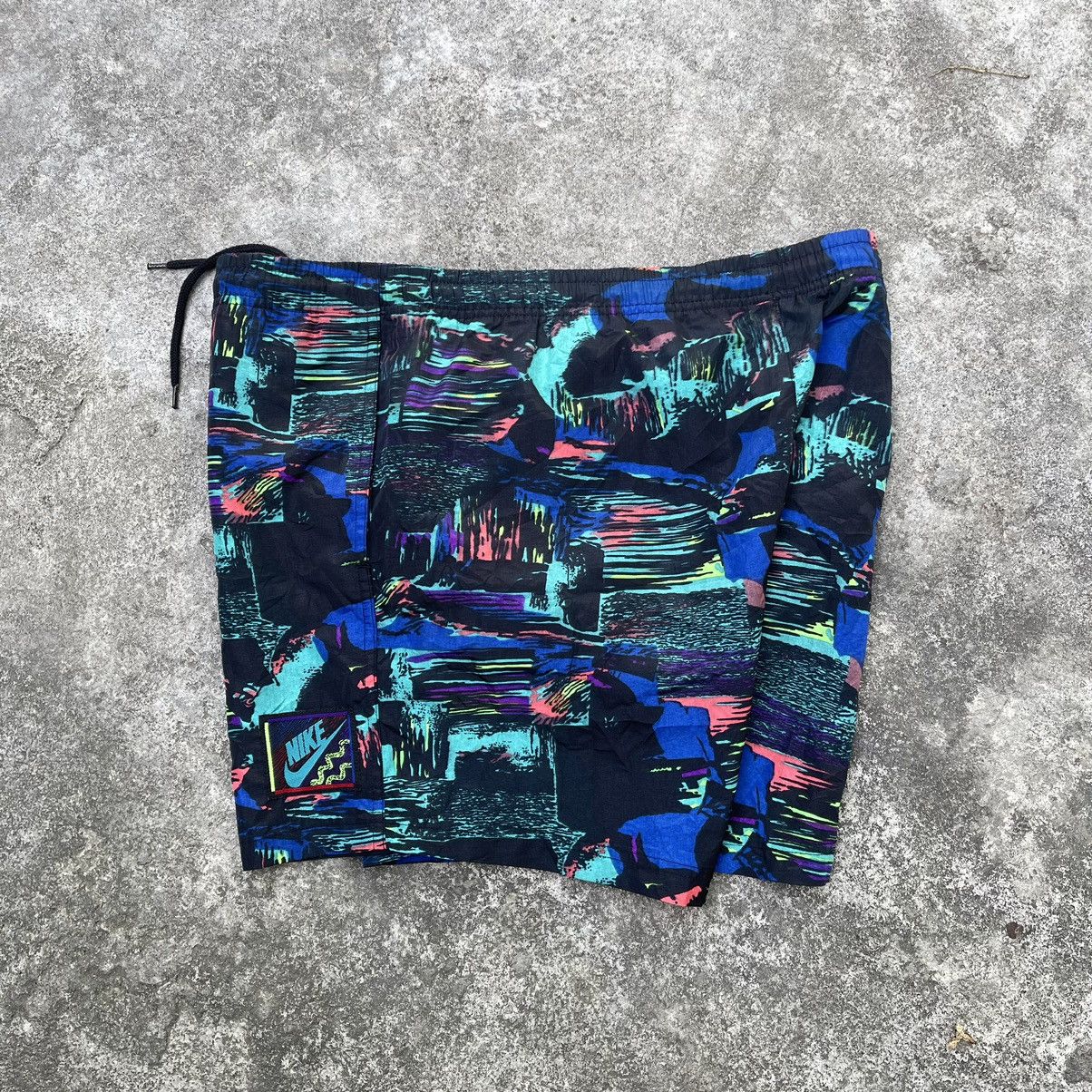 RARE VINTAGE NIKE NYLON SHORTS (LATE 80’s-EARLY 90’s)