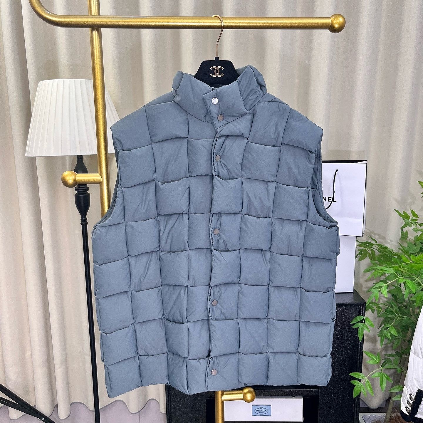 Bottega Veneta Bottega Veneta Grid Quilted Padded Vest XS Size US XS / EU 42 / 0 - 1 Thumbnail