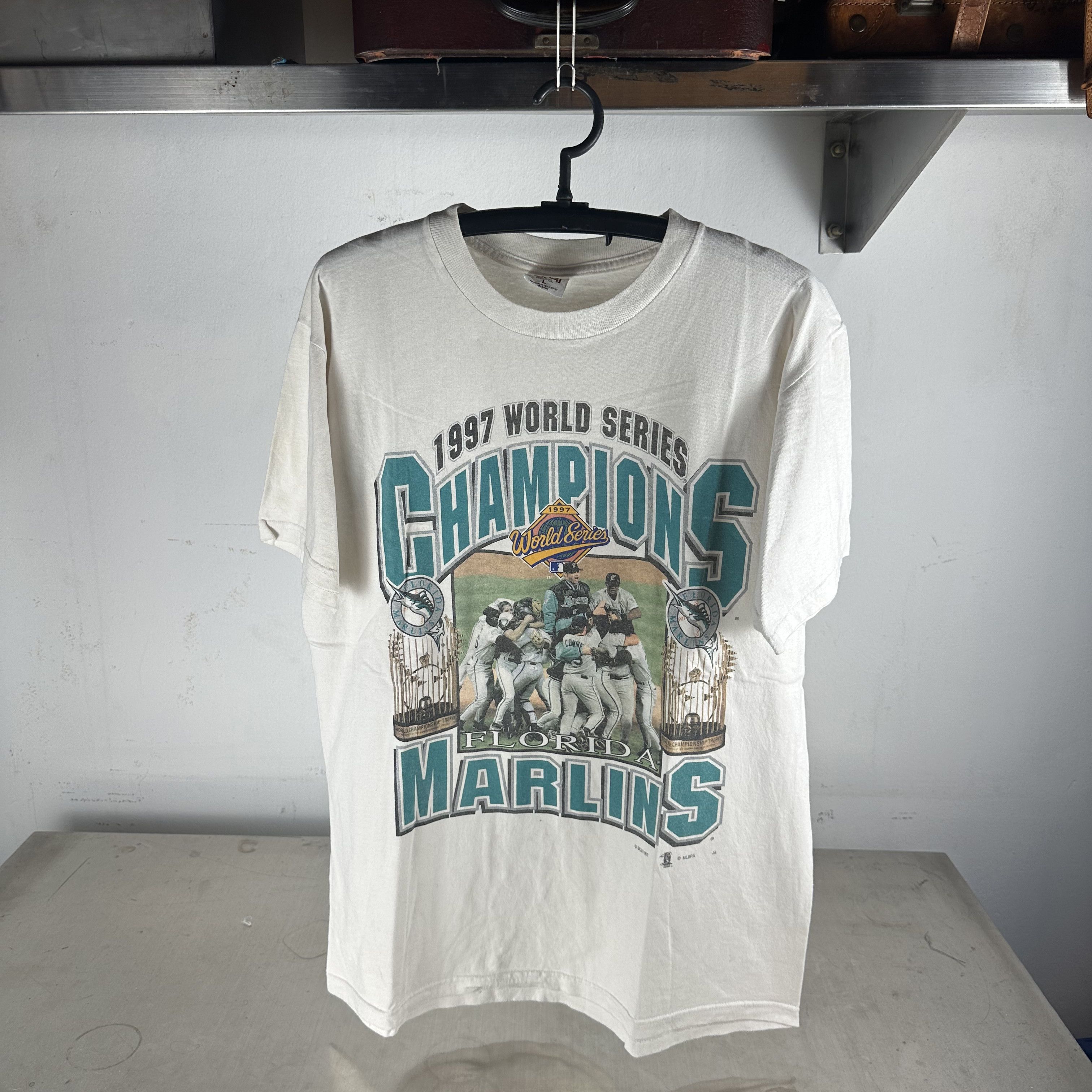 Vintage 1997 Florida Marlins MLB World Series Champions T-Shirt Size US L / EU 52-54 / 3 - 1 Thumbnail