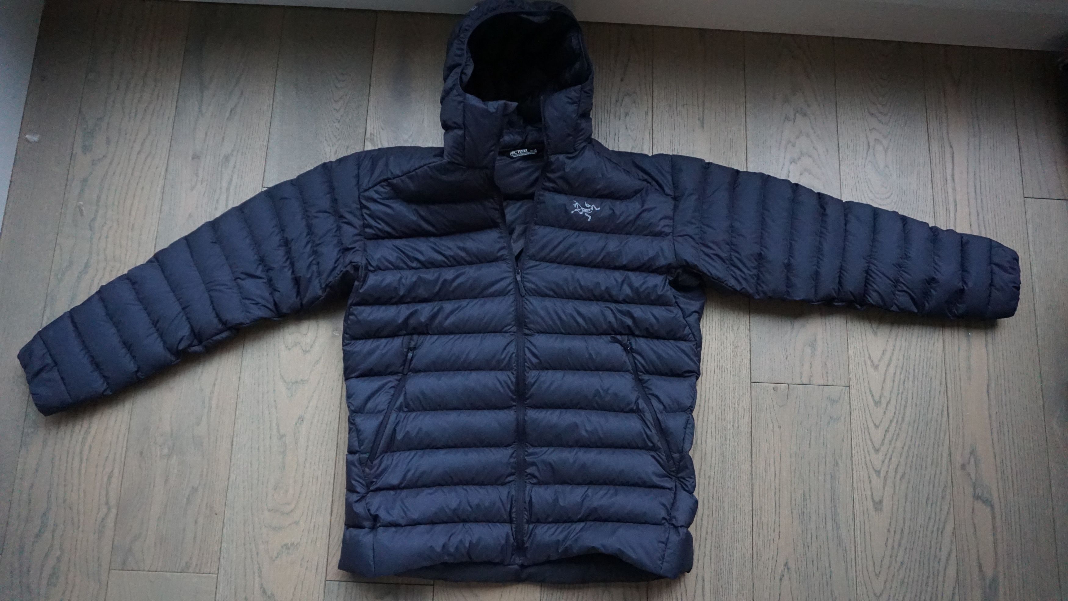 image of Arcteryx Arc'teryx Puffer Never Worn in Blue, Men's (Size Large)