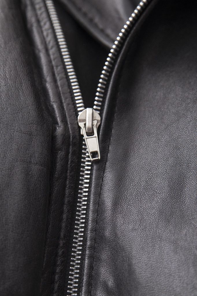 Vintage Vintage black leather perfecto jacket Size US L / EU 52-54 / 3 - 5 Thumbnail