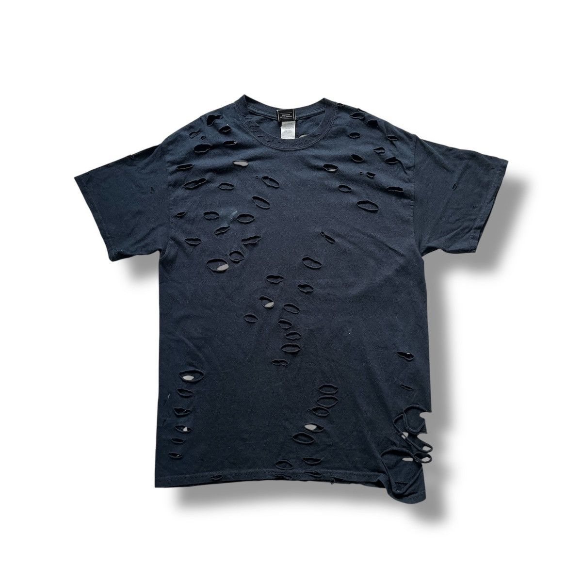 Kendall And Kylie Distressed Kendall And Kylie Iconic Streetwear TShirt Size US L / EU 52-54 / 3 - 3 Thumbnail
