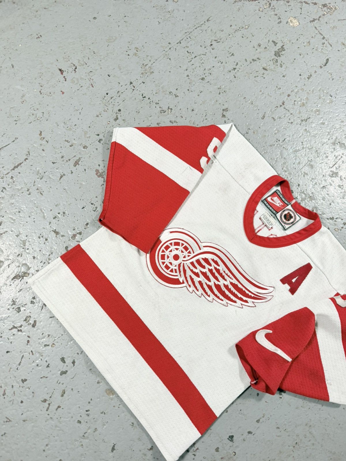 NHL Vintage Nike NHL Detroit Red Wings Jersey Size US S / EU 44-46 / 1 - 4 Thumbnail