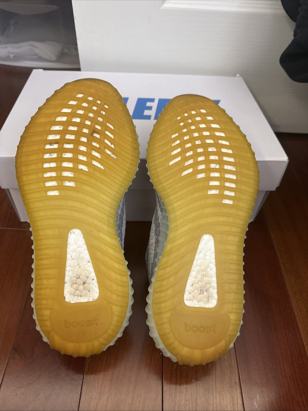 Adidas Yeezy 350 v2 blue tint Size US 7 / EU 40 - 2 Thumbnail