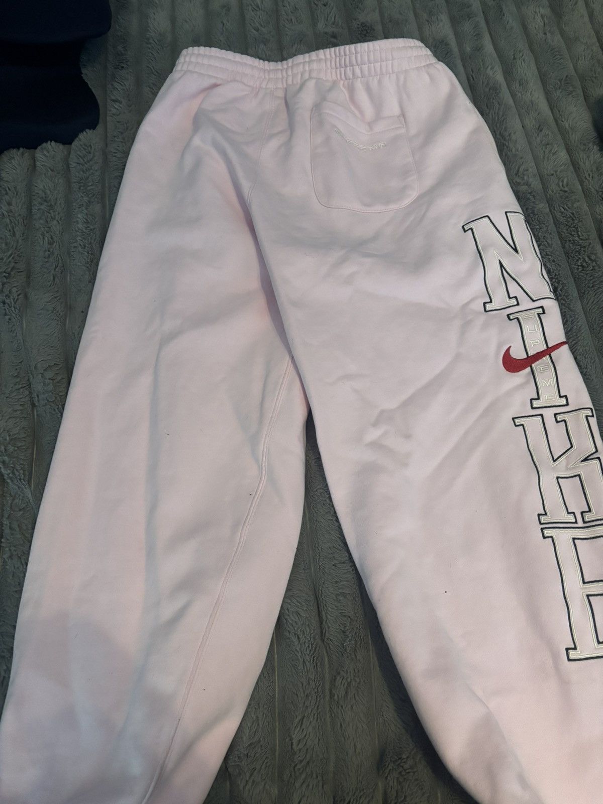 Nike × Supreme SUPREME NIKE PINK SWEATPANTS Size US 30 / EU 46 - 2 Thumbnail