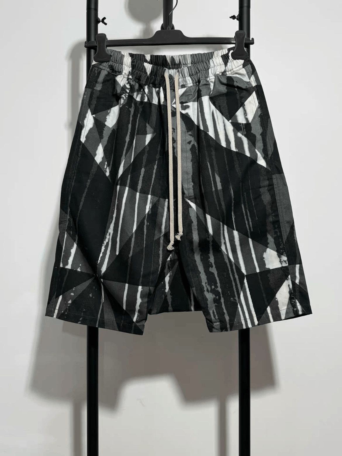 Rick Owens Sz S Rick Owens Drkshdw Pattern Shorts-2507 Size US 30 / EU 46 - 1 Thumbnail
