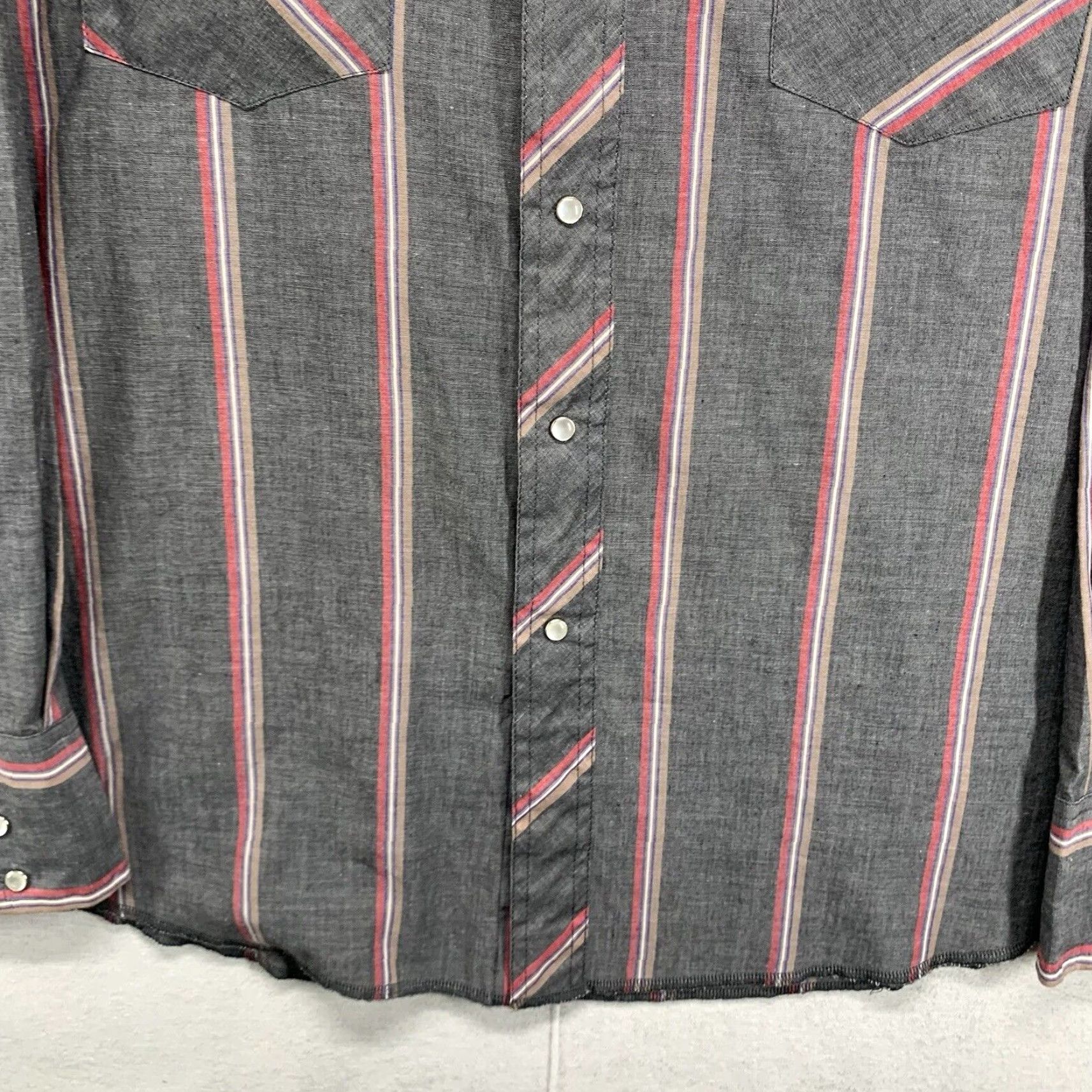 Wrangler VINTAGE Wrangler Western Shirt Men XL Gray Red Stripe Cowboy Casual Workwear Long Sleeve Size US XL / EU 56 / 4 - 5 Thumbnail