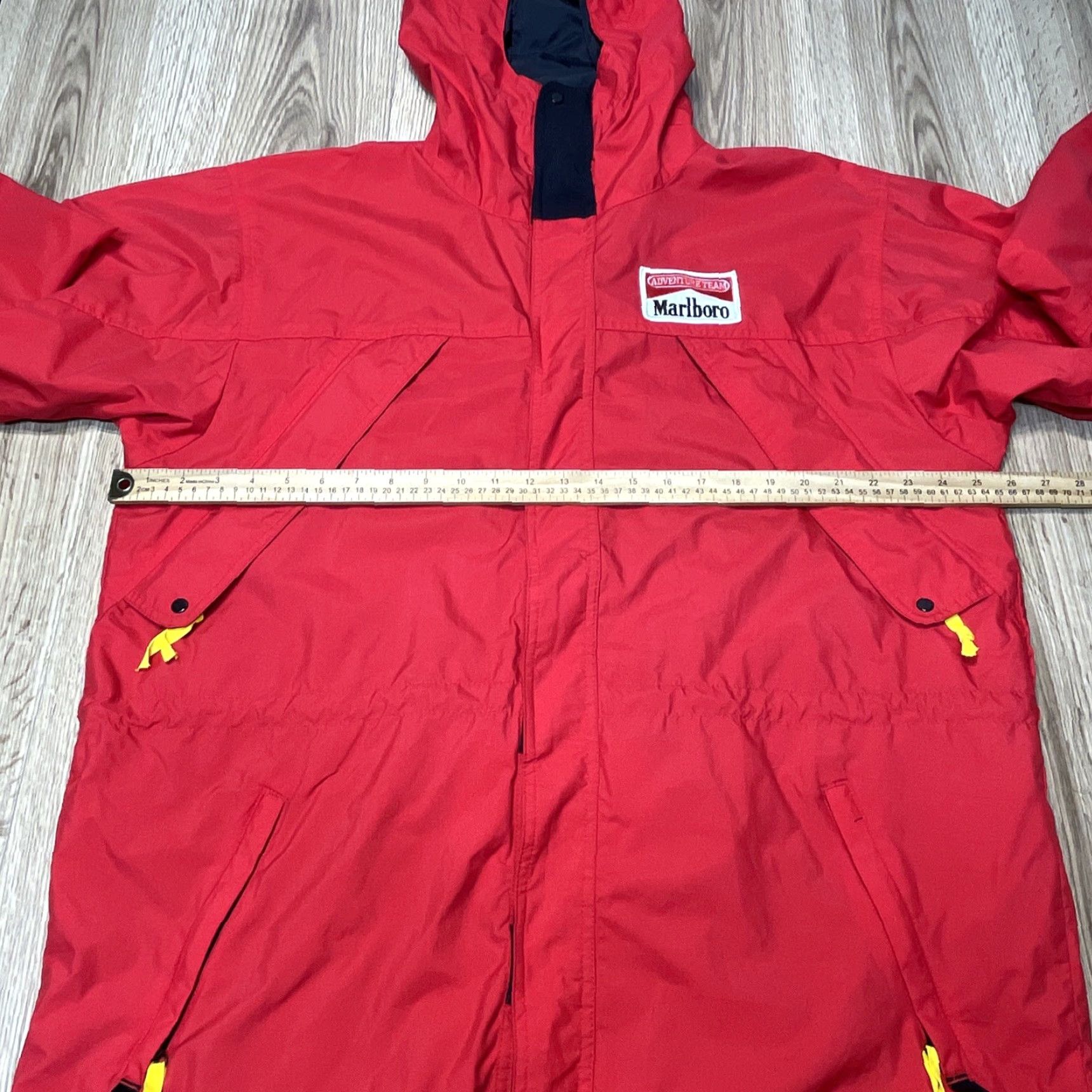 Marlboro VINTAGE Marlboro Red Full Zip Hooded Rain Jacket Size L Mens Size US L / EU 52-54 / 3 - 4 Thumbnail