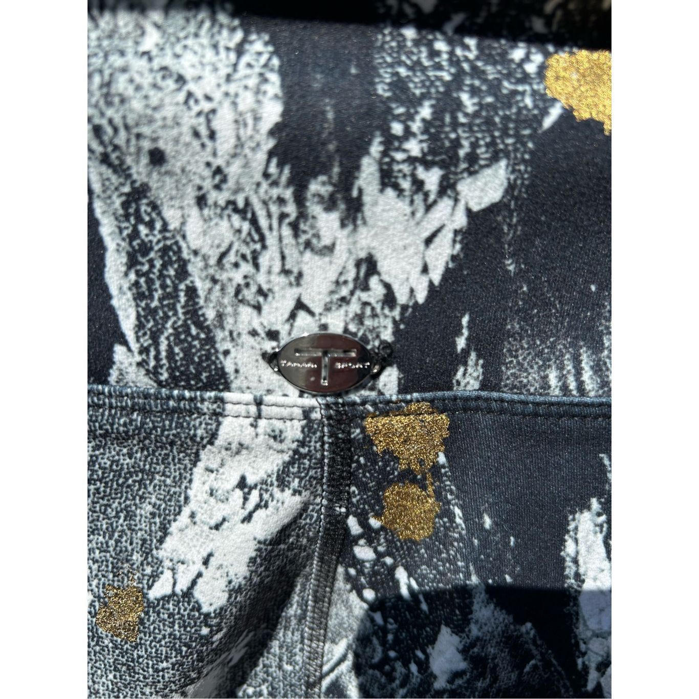 Other Tahari Sport Women’s Camouflage Abstract Side Cell Pocket At Size 30" / US 8 / IT 44 - 3 Thumbnail