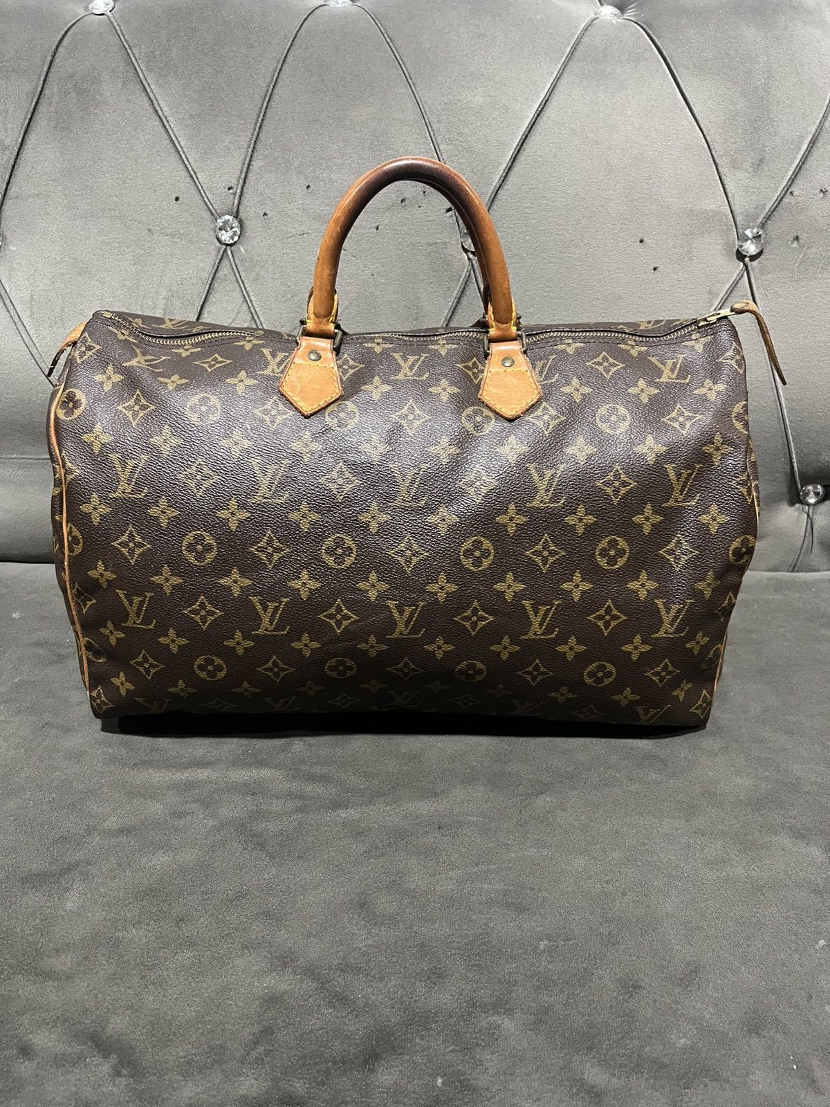 Louis Vuitton Authentic LOUIS VUITTON Monogram Speedy 40 Size ONE SIZE - 1 Thumbnail