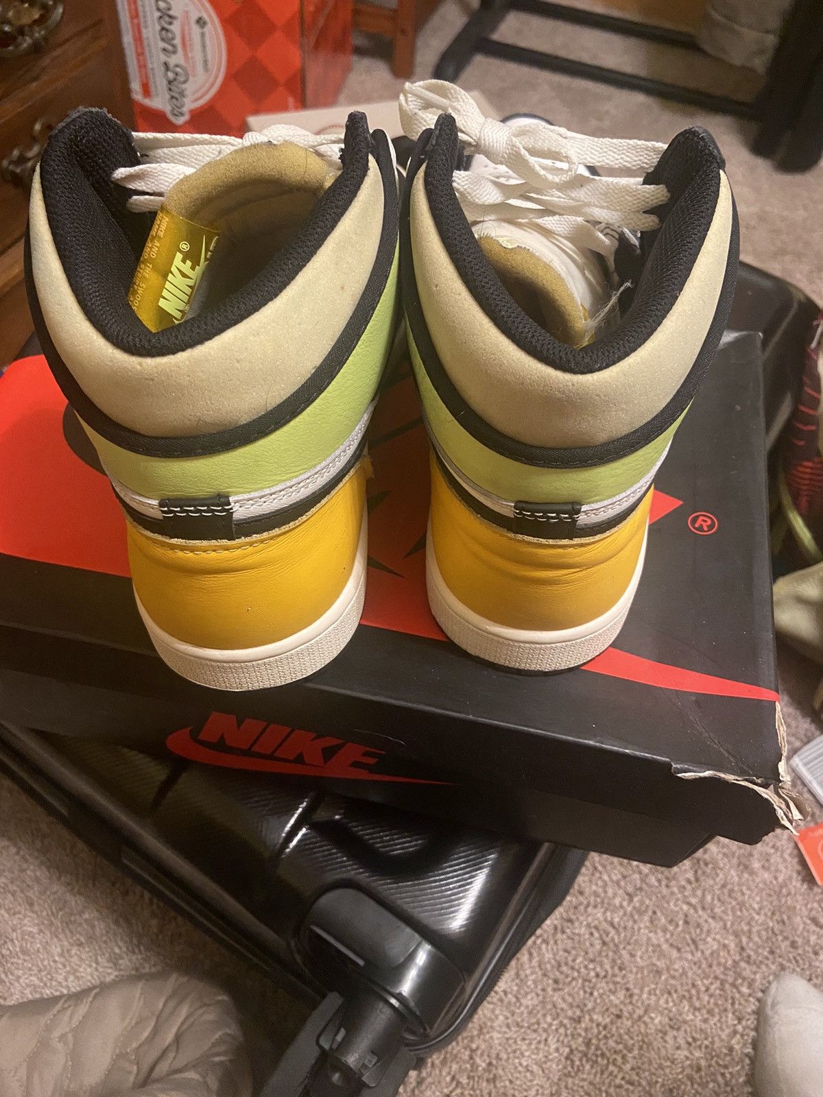 Jordan Brand × Nike Jordan 1 High ‘Volt’ Size US 11 / EU 44 - 4 Thumbnail