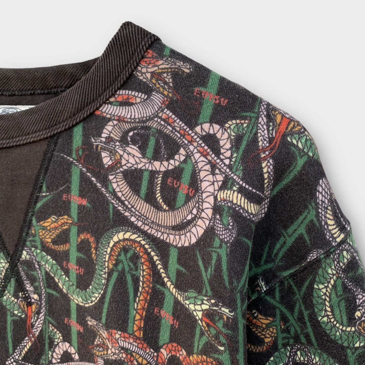 Evisu Evisu Snake Bamboo Patern Double V Crewneck Overprint Size US M / EU 48-50 / 2 - 5 Thumbnail