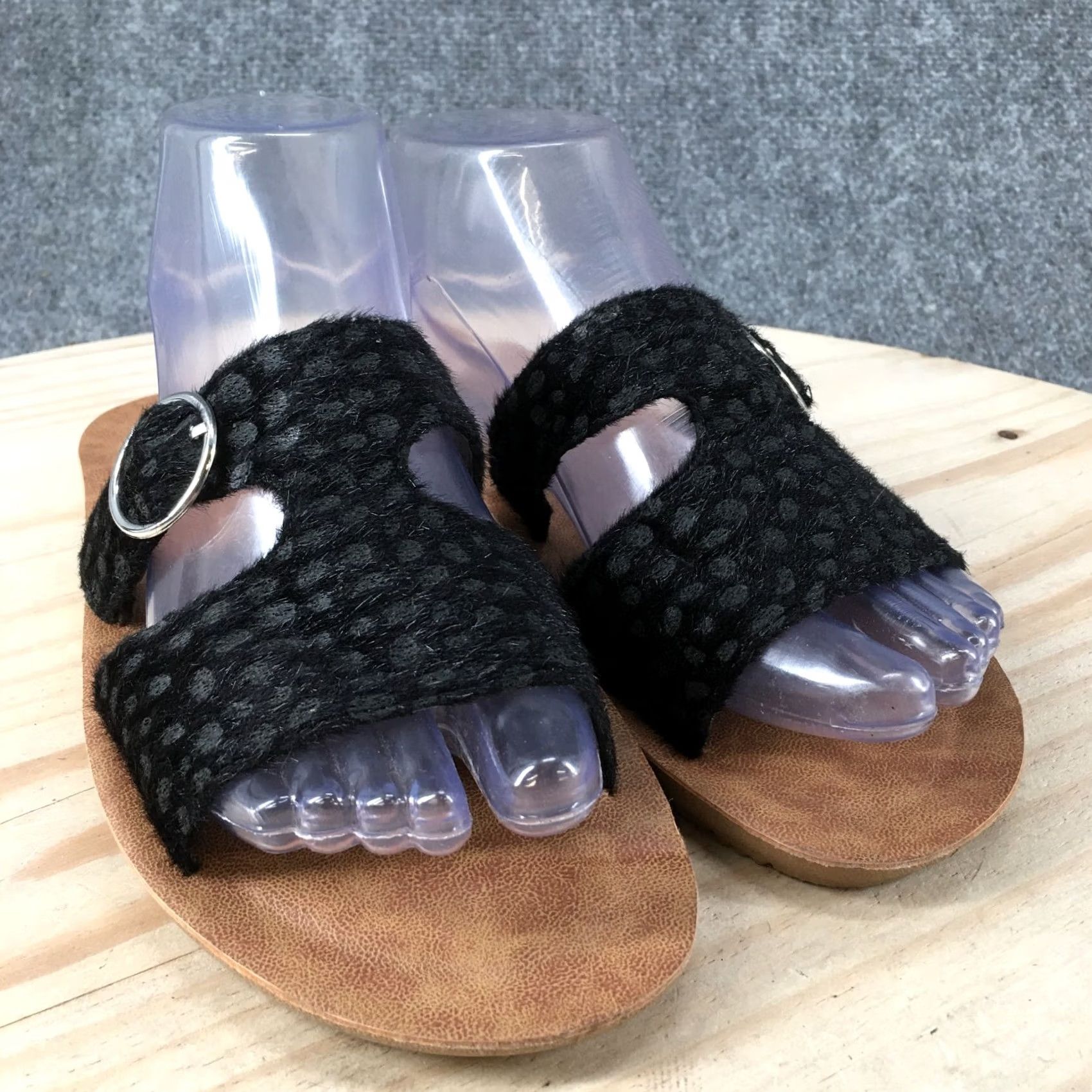 Vintage Muk Luks About You Sandals Womens 9 Casual Slip On Flats Slide Black Fabric Shoes Womens Footwear Slide Size US 9 / IT 39 - 3 Thumbnail