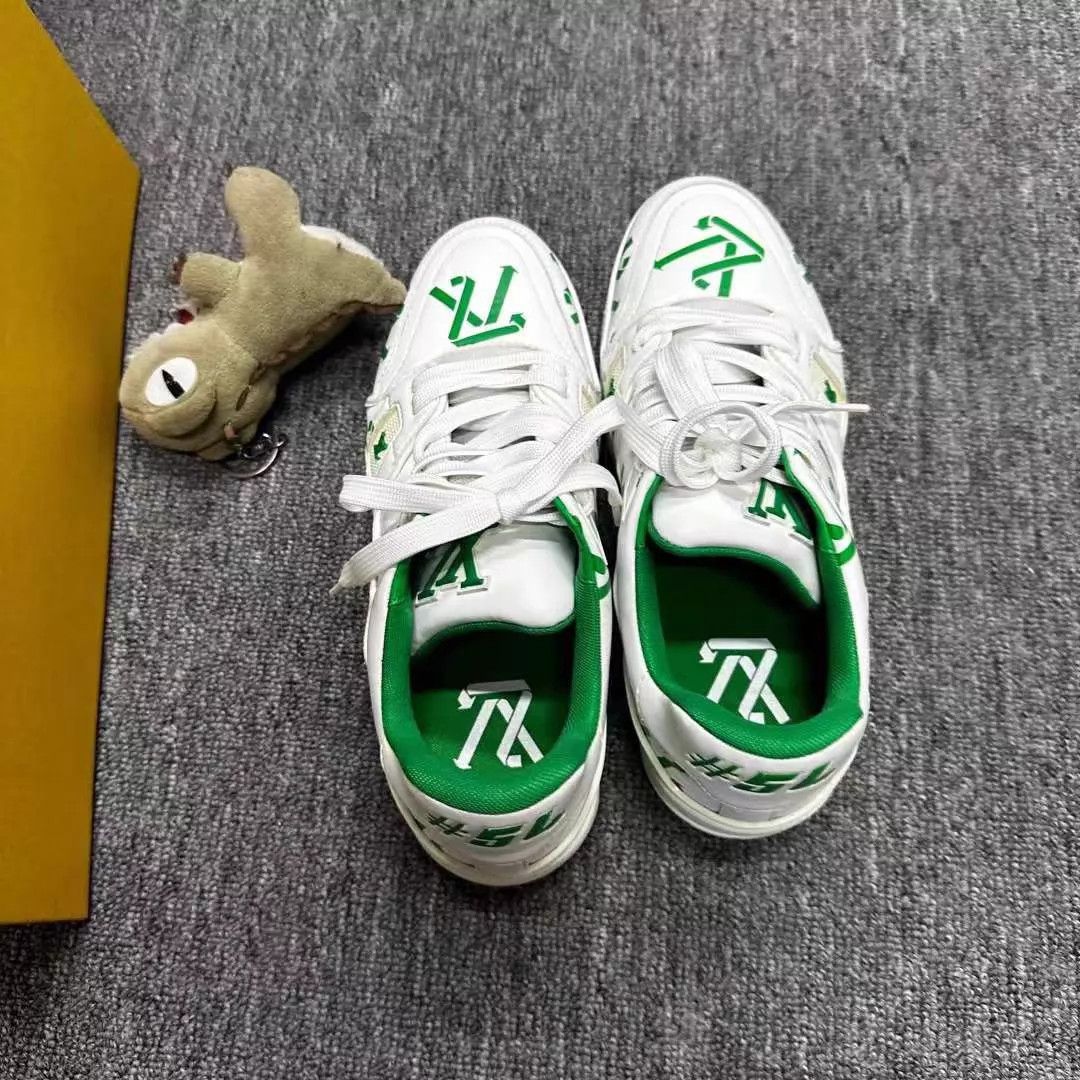 Louis Vuitton Louis Vuitton Trainer White/Green Arrow 40.5 99 New Size US 7.5 / EU 40-41 - 5 Thumbnail