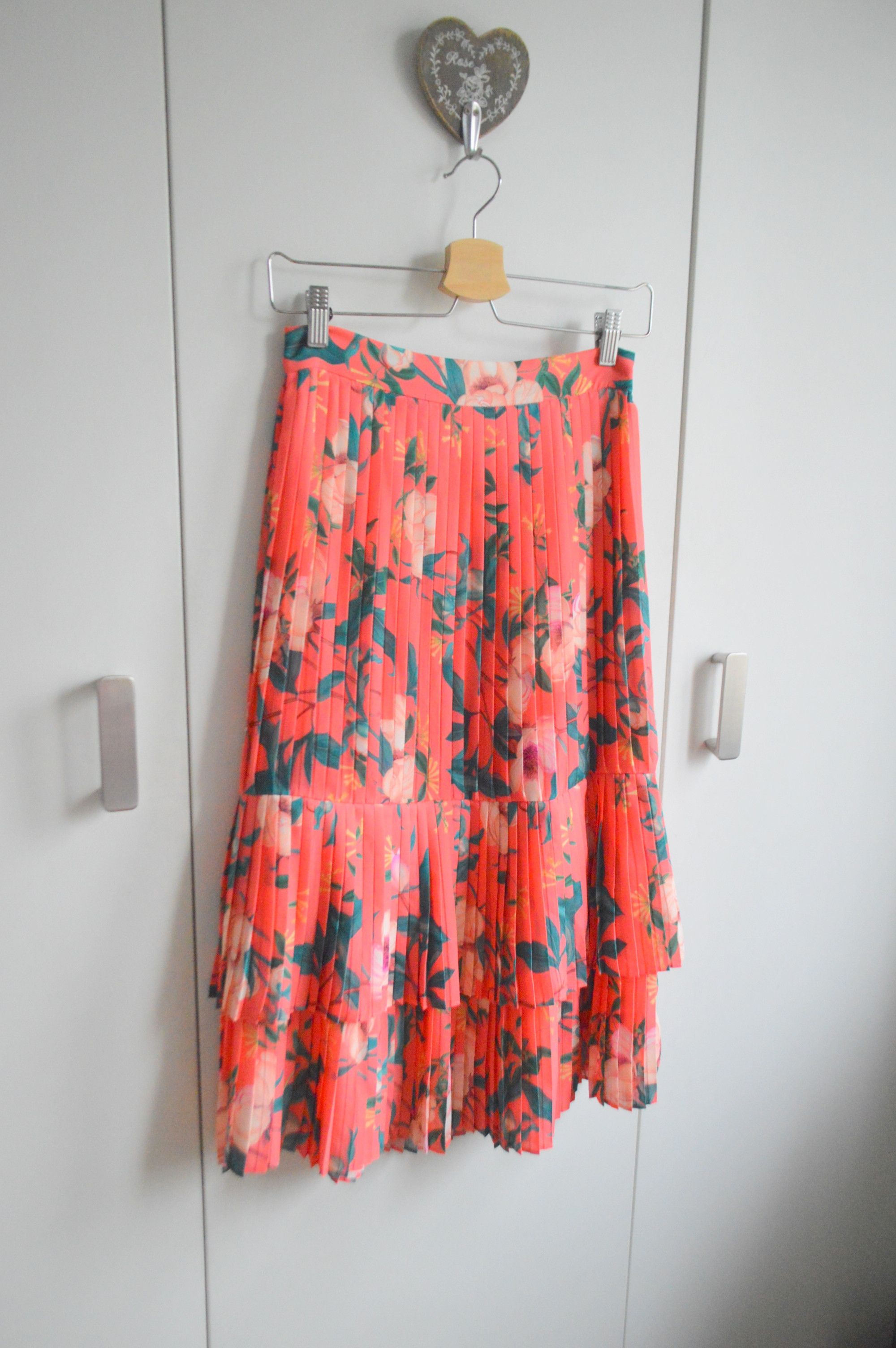 Other By Malina premium skirt S luxurious juicy floral print midi Size 26" / US 2 / IT 38 - 3 Thumbnail