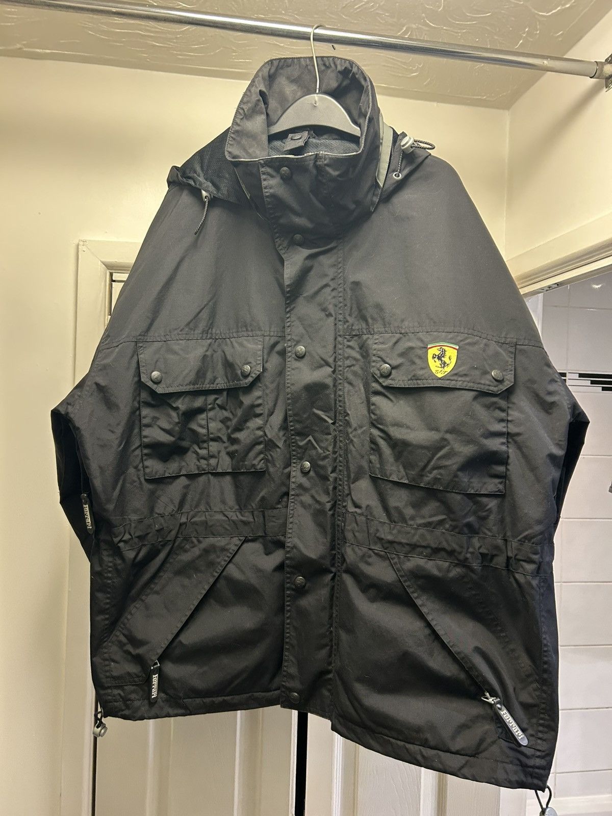 Ferrari Vintage 2000 Official Ferrari F1 Rain jacket M Boxy Size US M / EU 48-50 / 2 - 2 Thumbnail