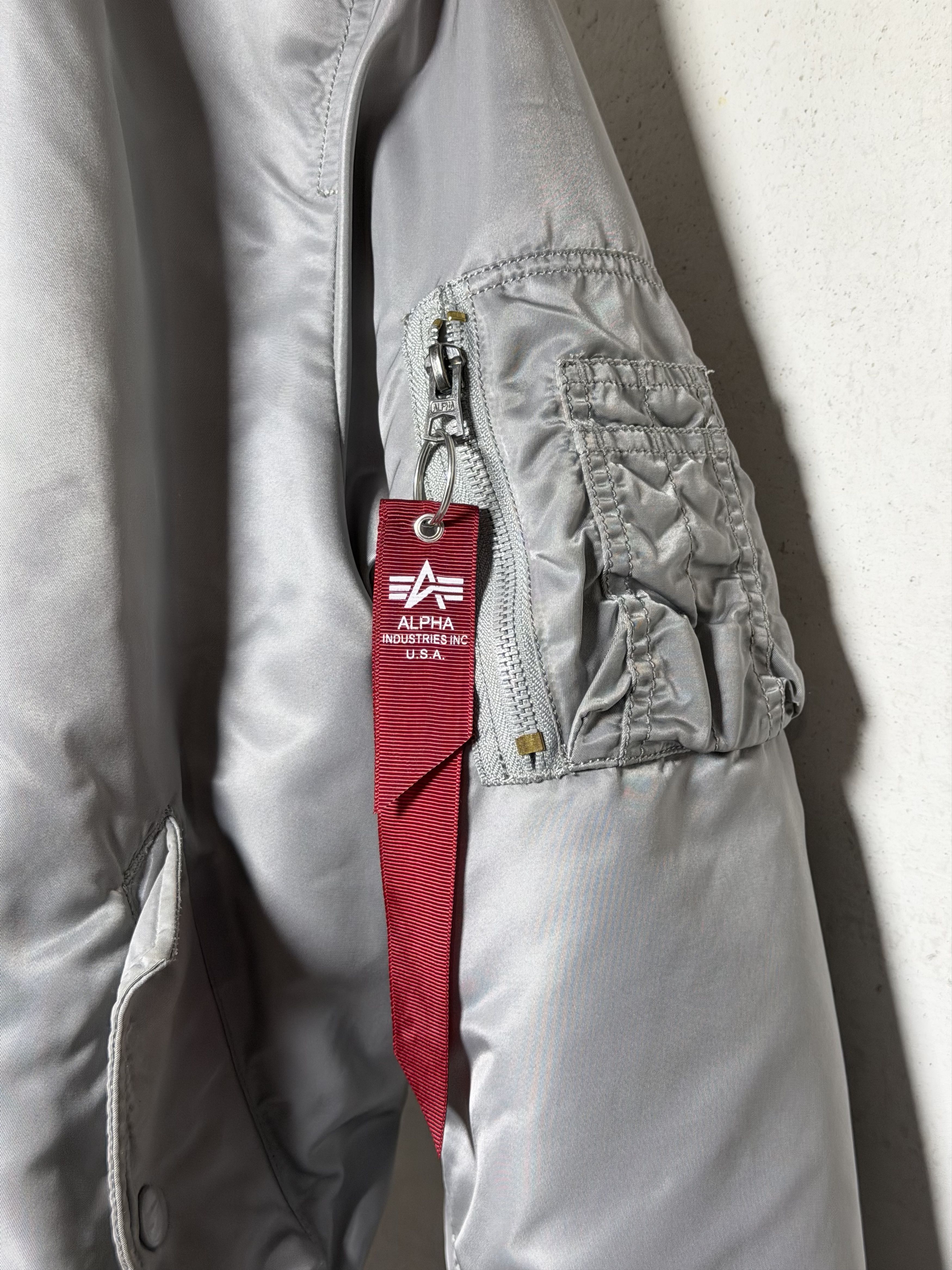 Alpha Industries Alpha Industries Reversible Flight Jacket in Vintage Gray Size US M / EU 48-50 / 2 - 4 Thumbnail