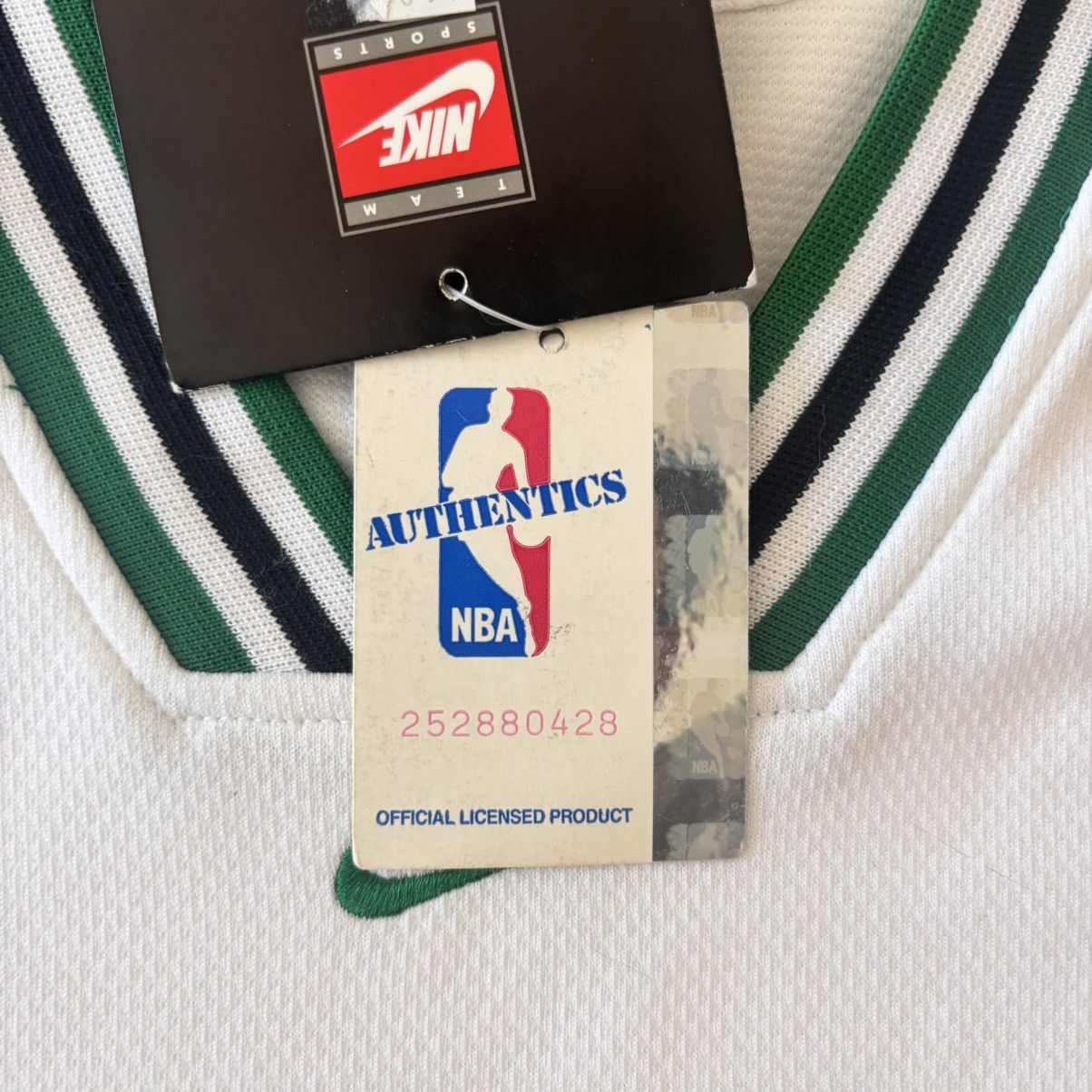 Nike 90s Nike Boston Celtics NBA Authentic Warm-Up Jersey Shirt Size US L / EU 52-54 / 3 - 10 Thumbnail
