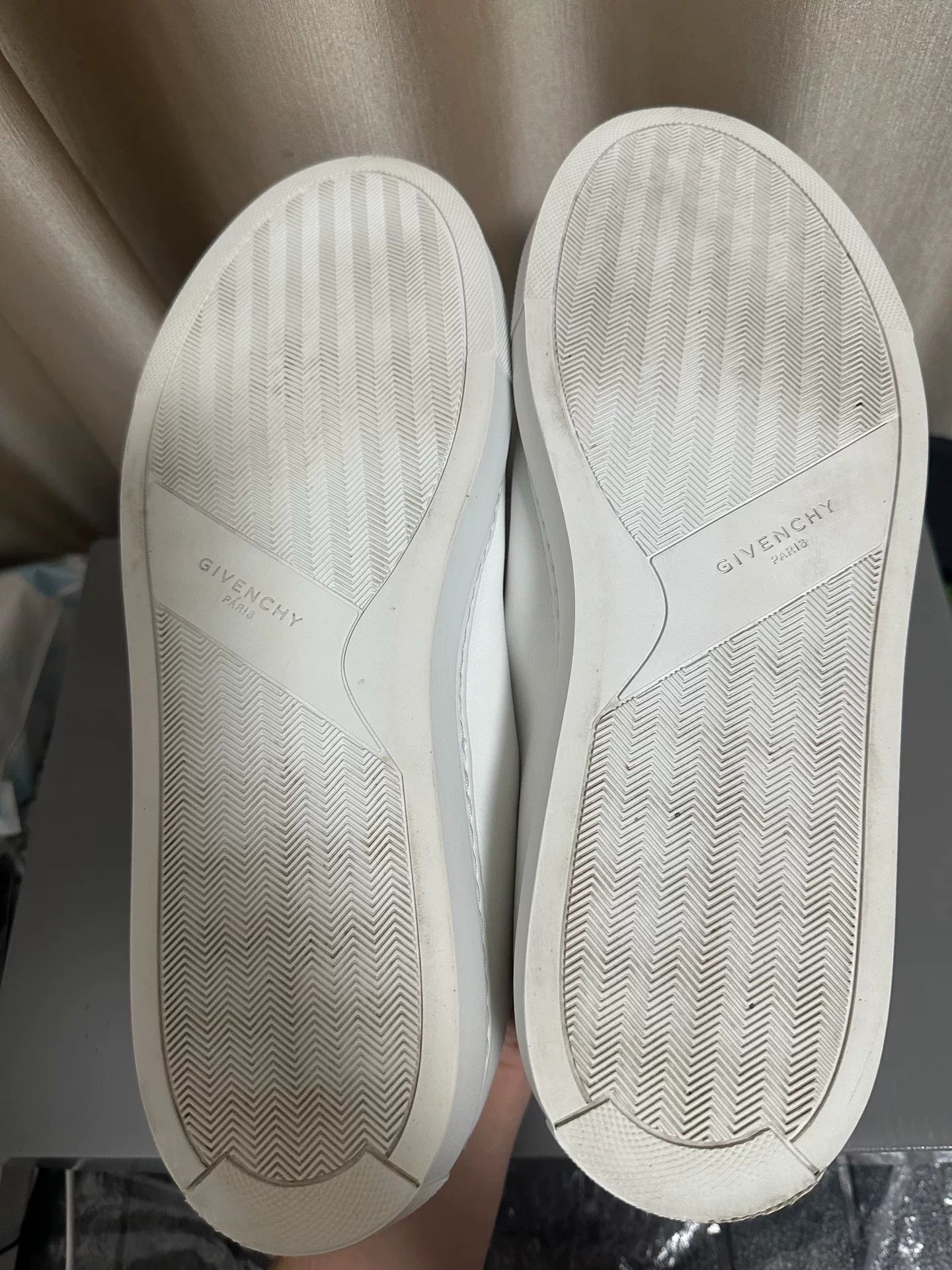 Givenchy Givenchy Low-Top White Sneakers Size US 12 / EU 45 - 8 Thumbnail
