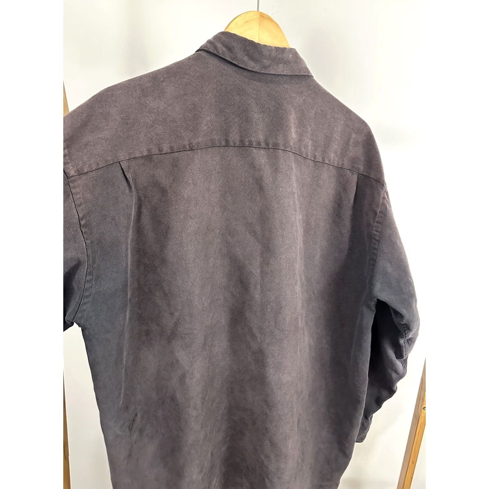 Van Heusen VTG Van Heusen Button-Up Shirt L Charcoal Long Sleeve Fading Wear Suede Leather 80s 90s Mens Size US L / EU 52-54 / 3 - 5 Thumbnail