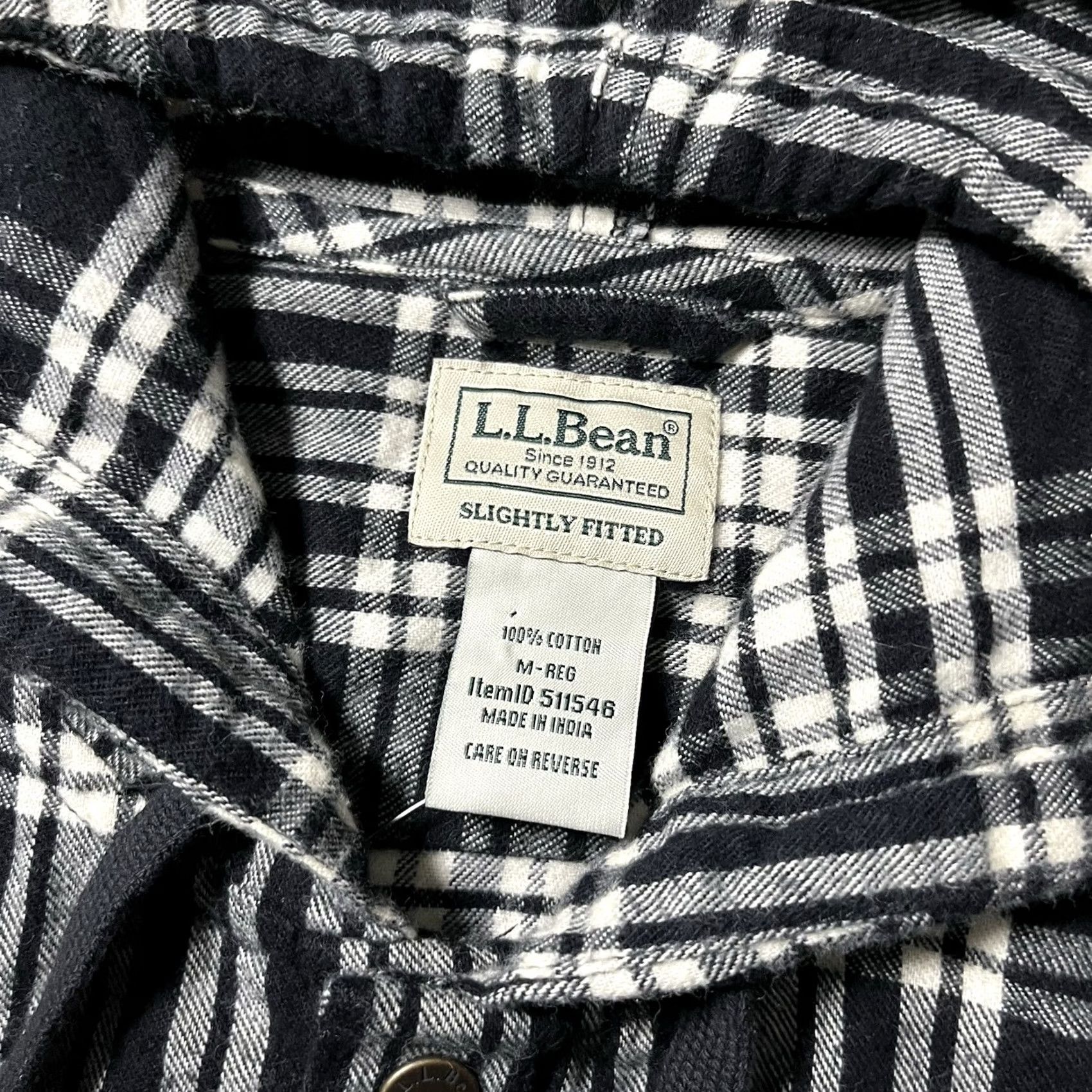 Vintage L.L. Bean Flannel Mens Medium Black Plaid Hooded Button Slightly Fitted Outdoor Shirt Men Size US M / EU 48-50 / 2 - 2 Thumbnail