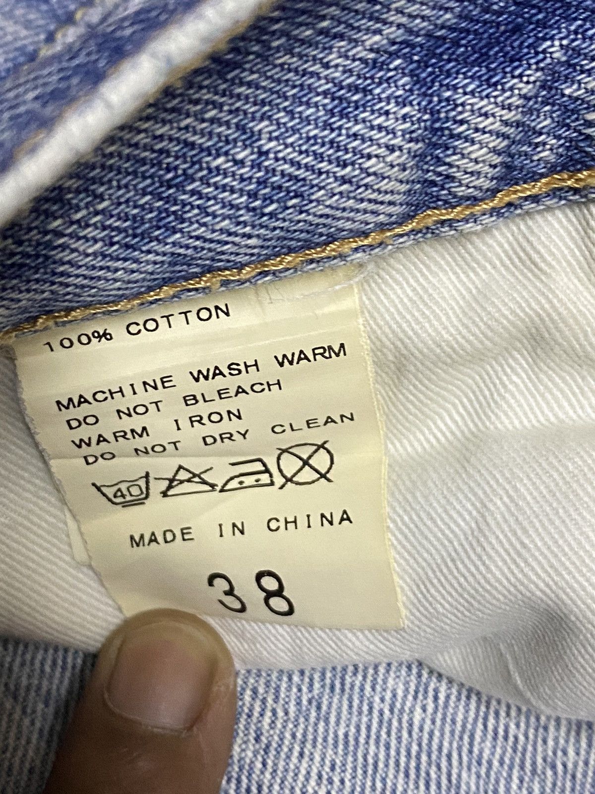 Japanese Brand Vintage Japanese Brand Light Wash Distressed Grunge Jeans Size US 31 - 17 Thumbnail