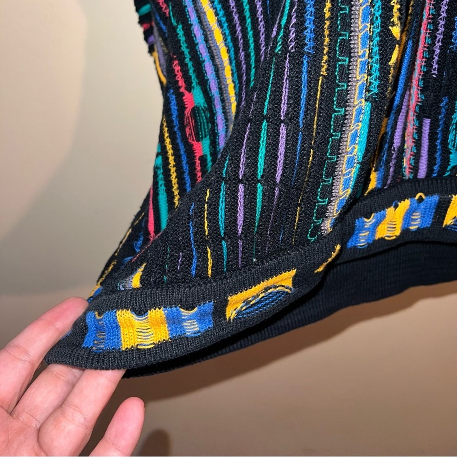 Coogi VNTG COOGI 90s tundra style rainbow sweater L Size XL / US 12-14 / IT 48-50 - 4 Thumbnail