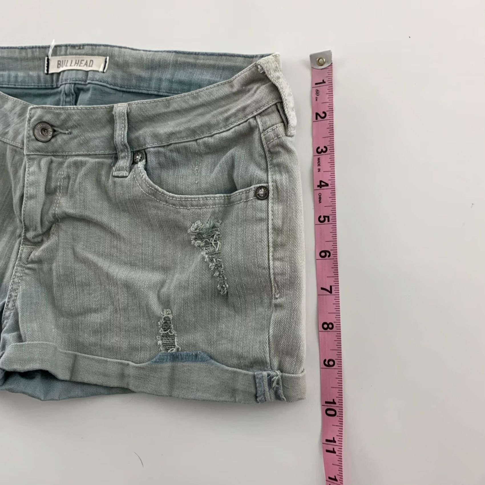 Vintage Bullhead Distressed Denim Light Wash Blue Shorts Women's 7 Cotton Spandex Blend Denim Shorts Bullhead Women 7 Blue XS? Size 28" / US 6 / IT 42 - 5 Thumbnail