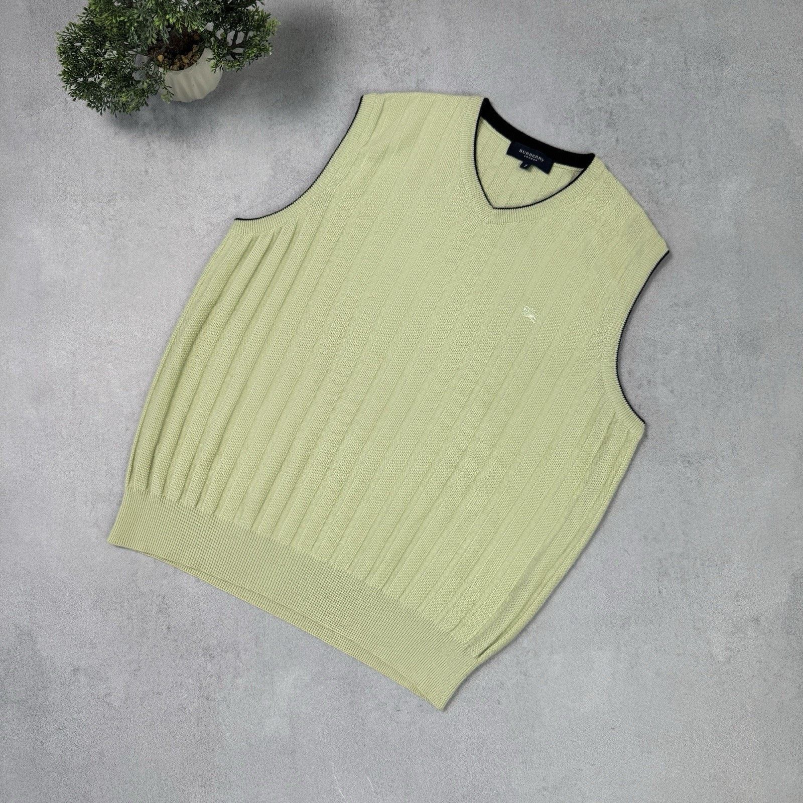 Burberry Vintage Burberry Men Wool Vest Size 7 Beige Large Sweater Size US L / EU 52-54 / 3 - 1 Thumbnail