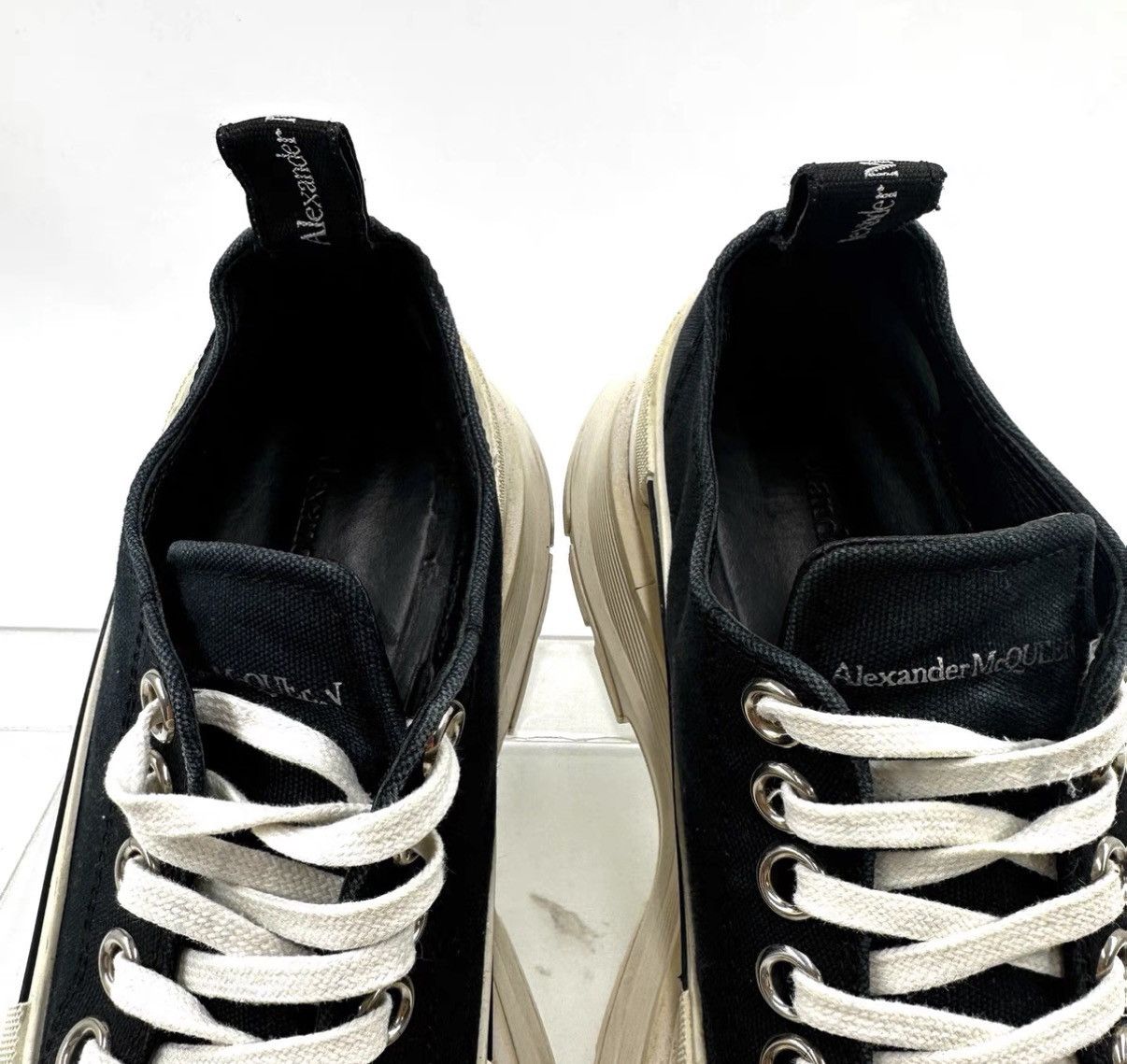 Alexander McQueen Alexander McQueen Tread Slick Black Platform Sneakers K12 Size US 7 / IT 37 - 4 Thumbnail