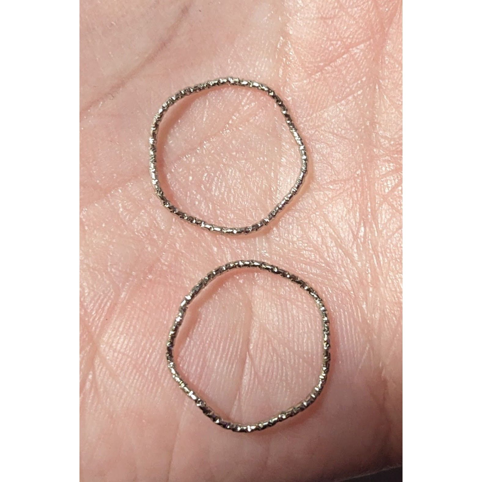 Other Minimalist Silver Tone Textured Zigzag Rings Set Of 2 Size 5 Size ONE SIZE - 14 Thumbnail