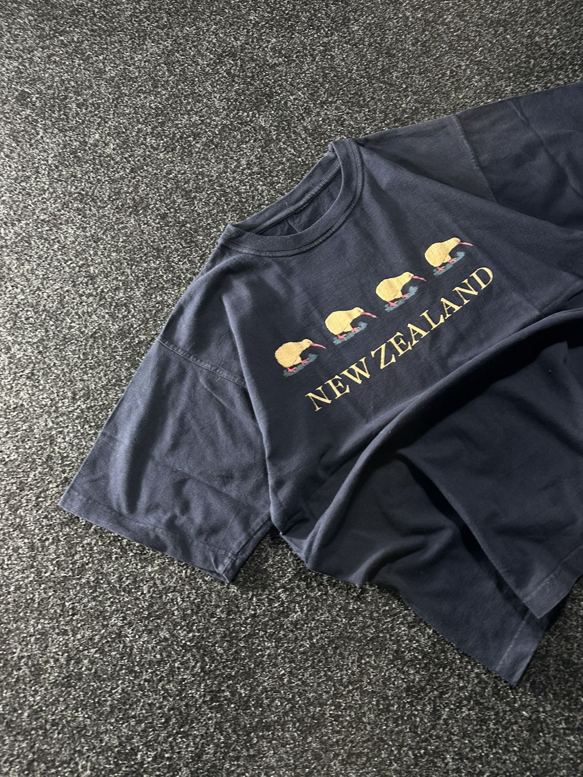 Vintage 🚨Vintage NEW ZEALAND 90s tee shirt big logo surf boxy Size US L / EU 52-54 / 3 - 2 Thumbnail