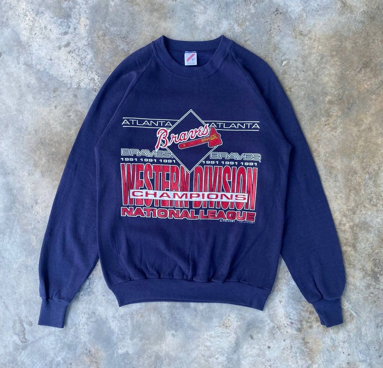 Vintage VINTAGE 1991 MLB BRAVES ATLANTA CREWNECK Size US L / EU 52-54 / 3 - 6 Thumbnail