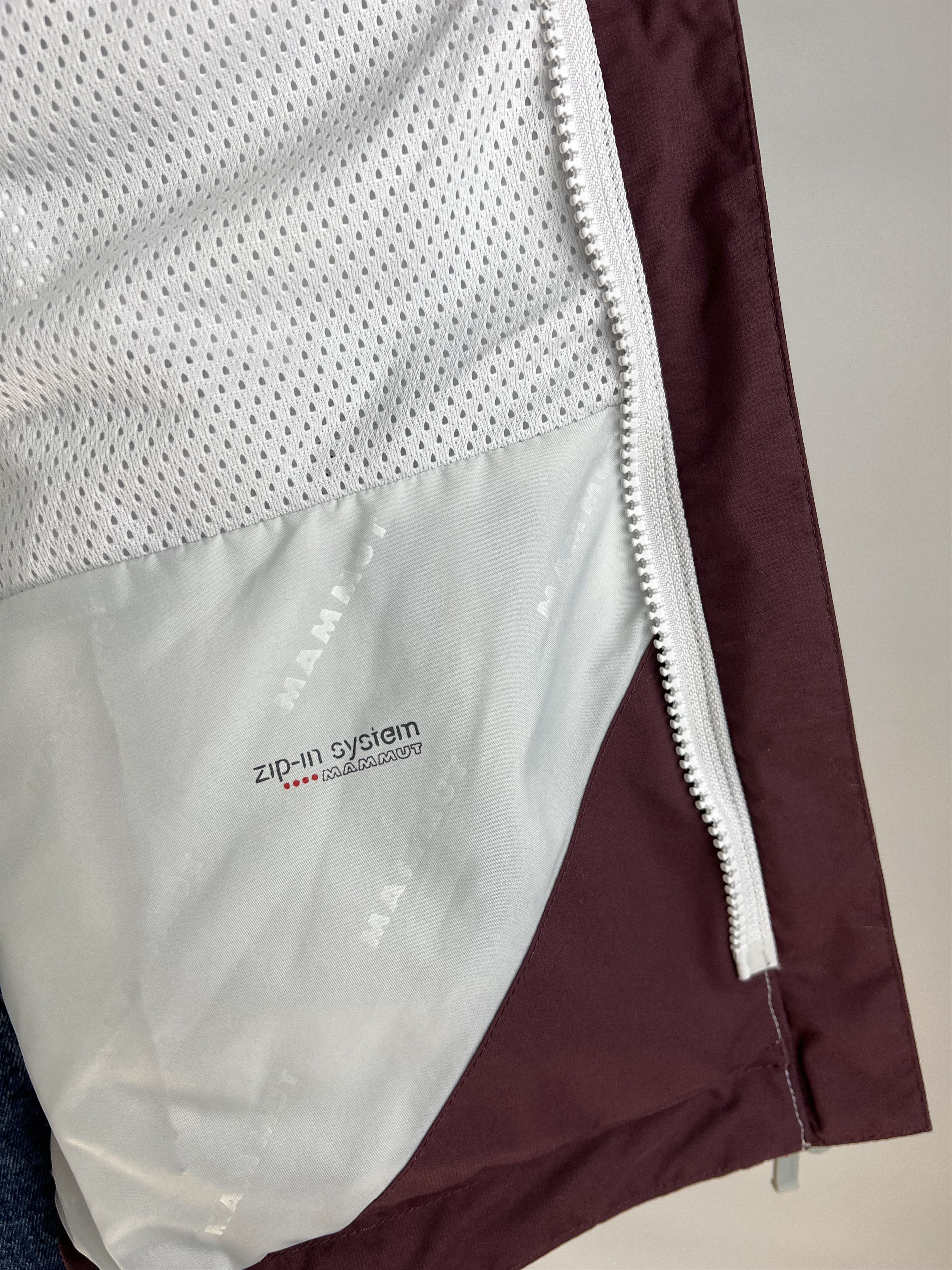 Mammut Mammut Dry Tech Waterproof Hooded Jacket Size XS Size XS / US 0-2 / IT 36-38 - 10 Thumbnail