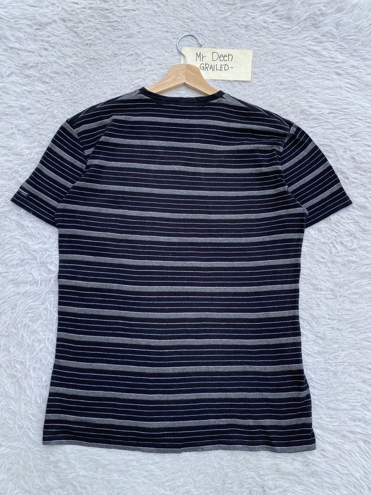 Burberry Rare Burberry Stripes V Neck Tshirt Size US M / EU 48-50 / 2 - 14 Thumbnail