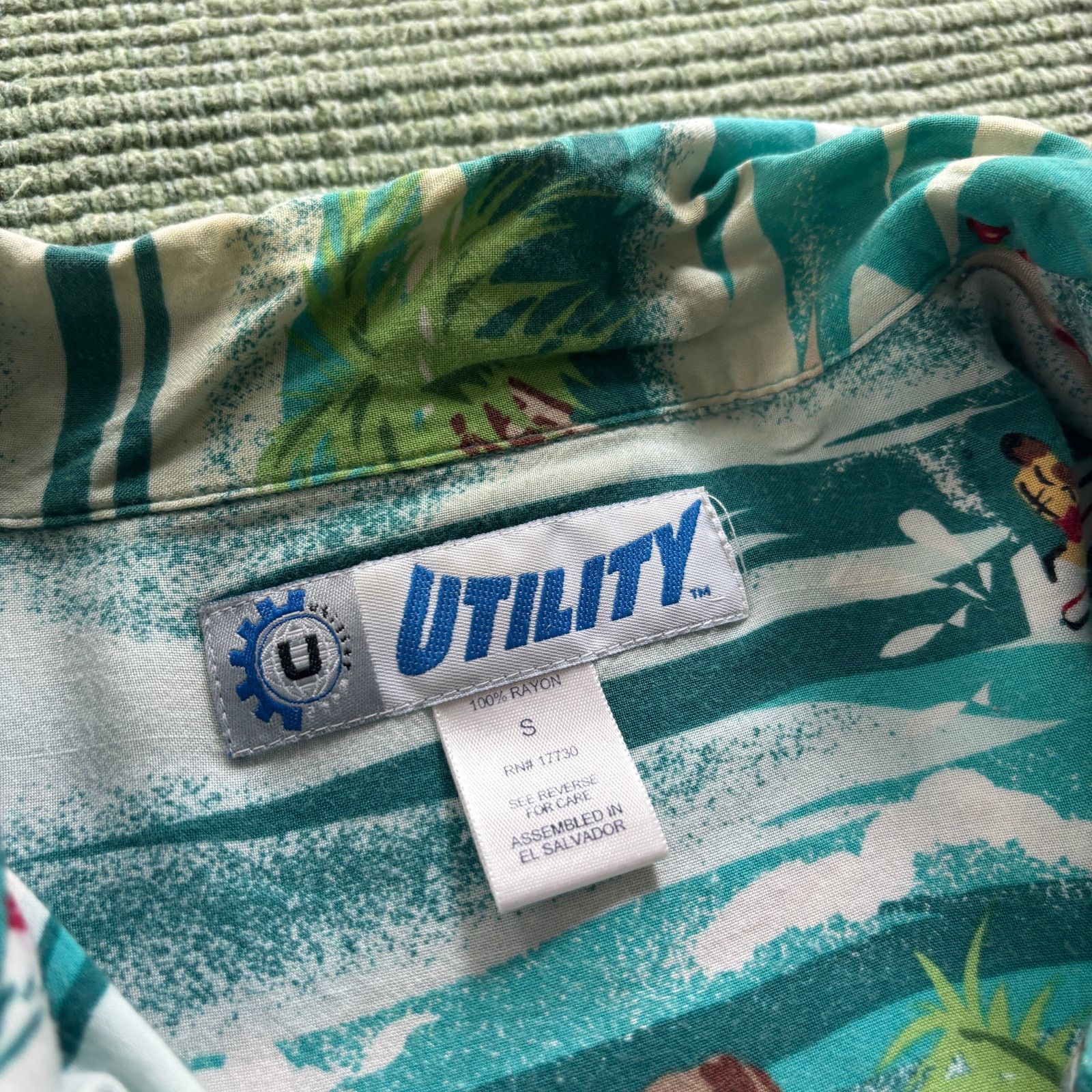 Vintage Vintage Y2K Utility Rayon Loop Collar Hawaiian Shirt Sz S Size US S / EU 44-46 / 1 - 3 Thumbnail