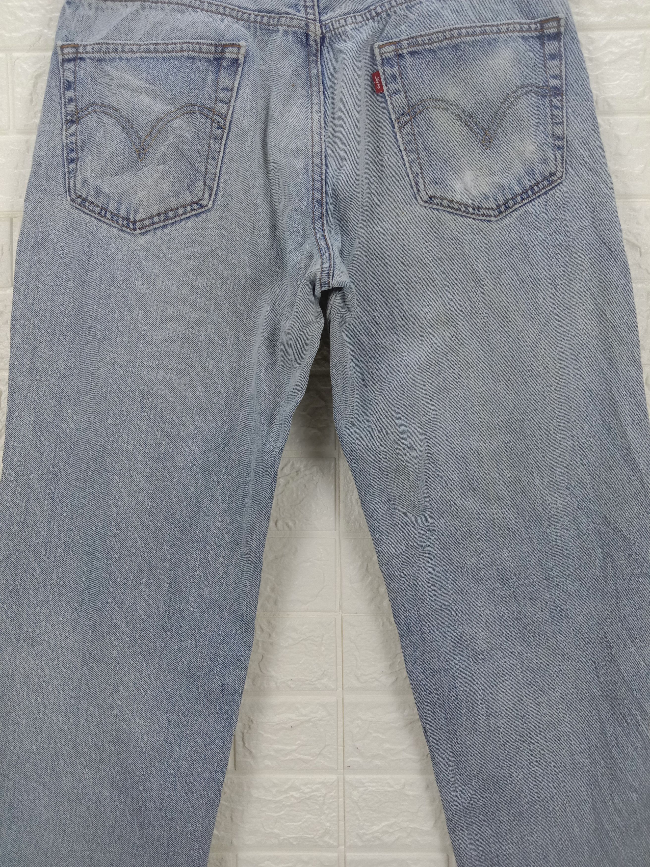 Levi's Vintage Levi's 550 Light Wash Jeans Relaxed Fit Denim Size US 33 - 7 Thumbnail