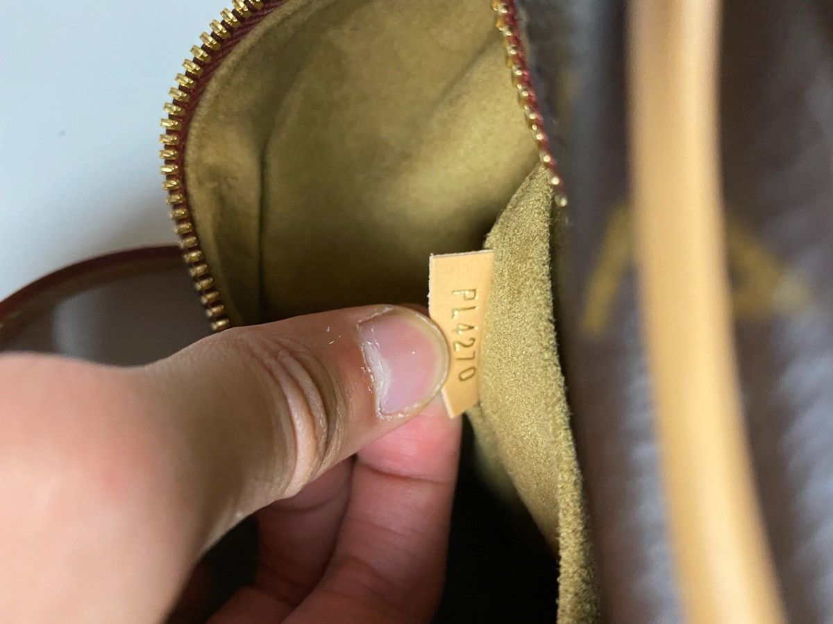 Louis Vuitton LOUIS VUITTON VALENTINES DAY EXCLUSIVE HEART MONOGRAM BAG Size ONE SIZE - 9 Thumbnail