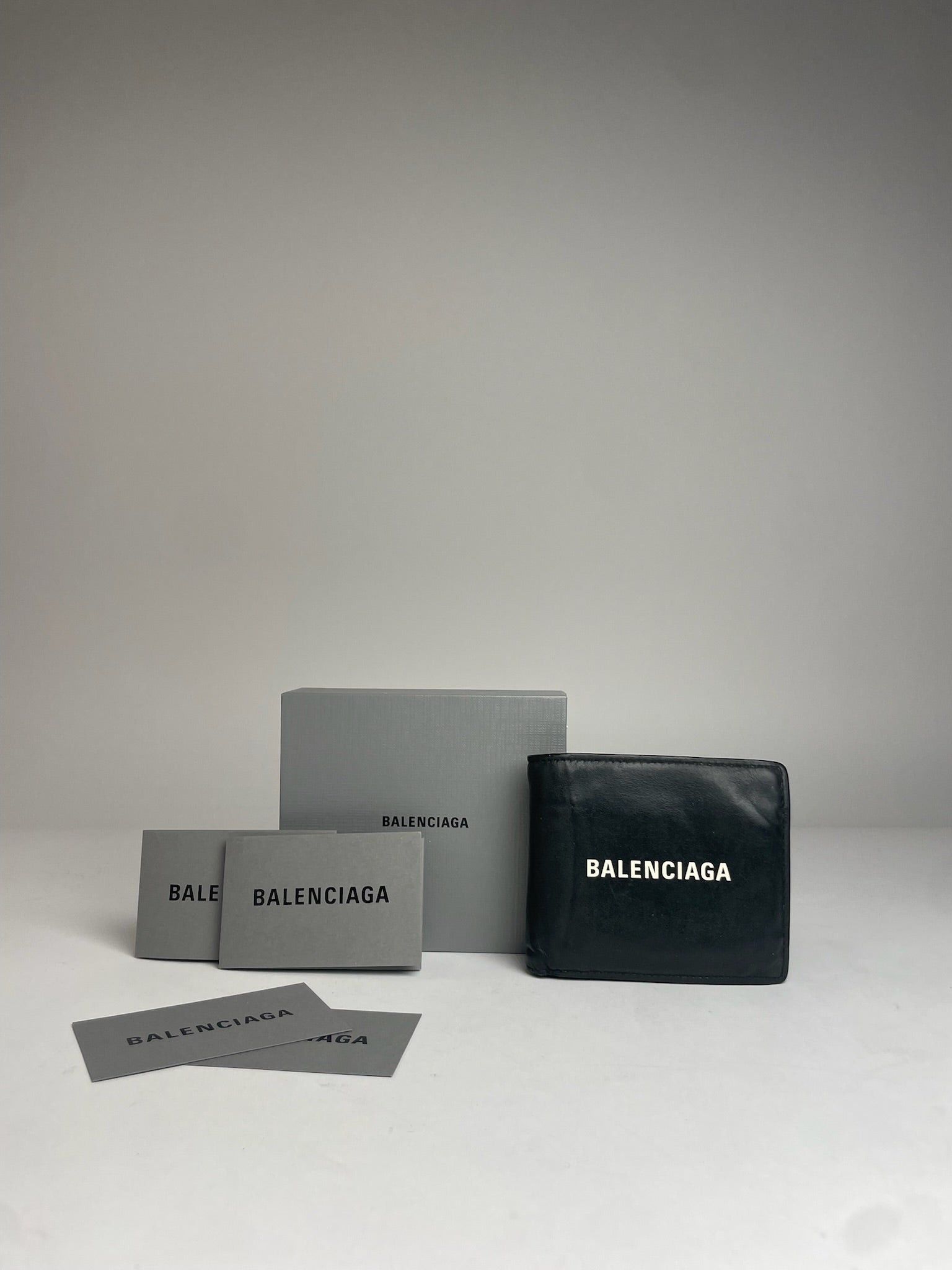 Balenciaga Vintage Flapable Leather Wallet Black Size ONE SIZE - 1 Thumbnail