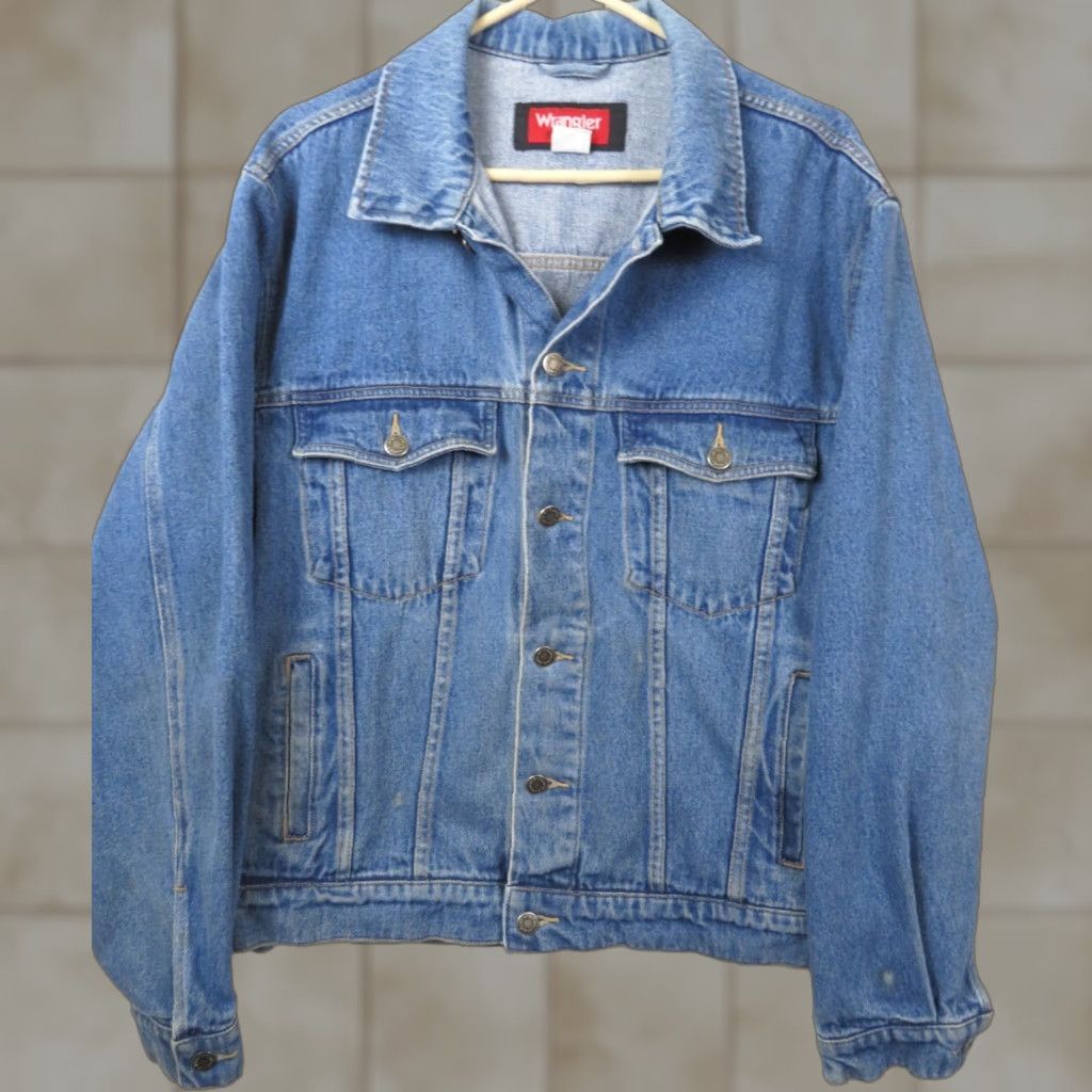 Wrangler VINTAGE Wrangler Hero Distressed Denim Jean Jacket Blue Large Regular Mens Jacket Size US 33 - 1 Thumbnail