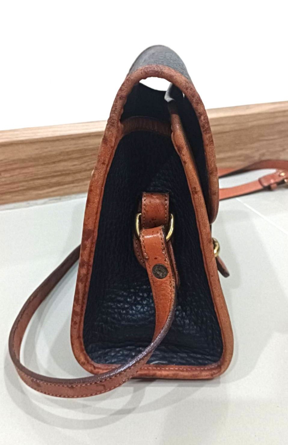 Vintage Dooney and Bourke: Essex crossbody