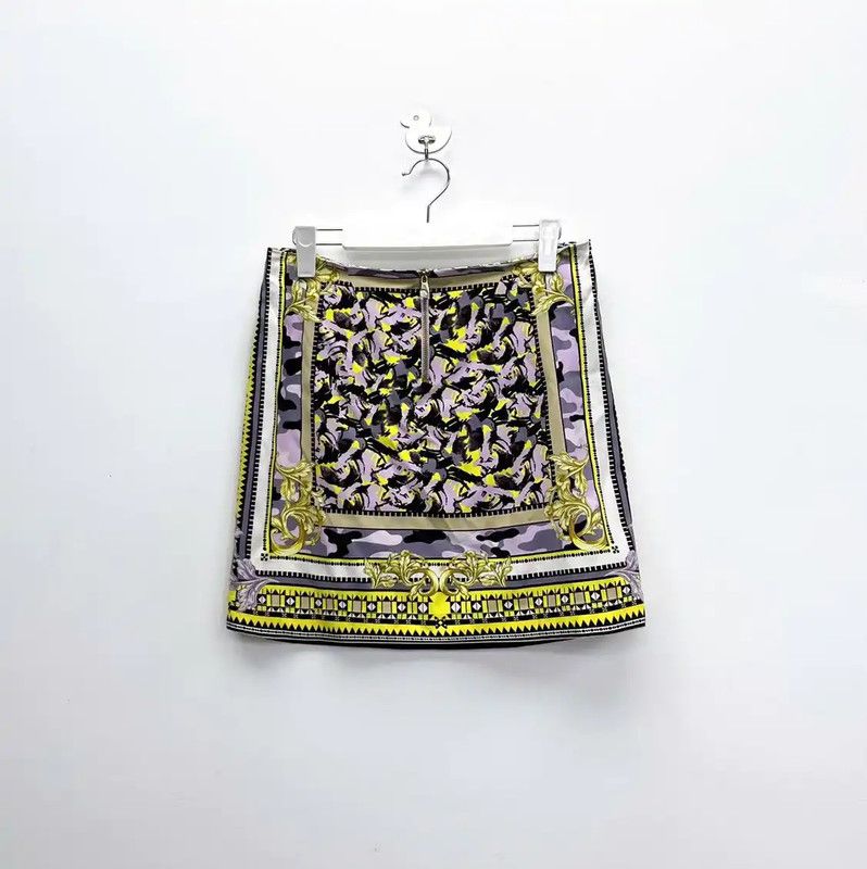 Versace Versace Multi-Patterned Short Skirt Size L 0089 Size 32" / US 10 / IT 46 - 1 Thumbnail