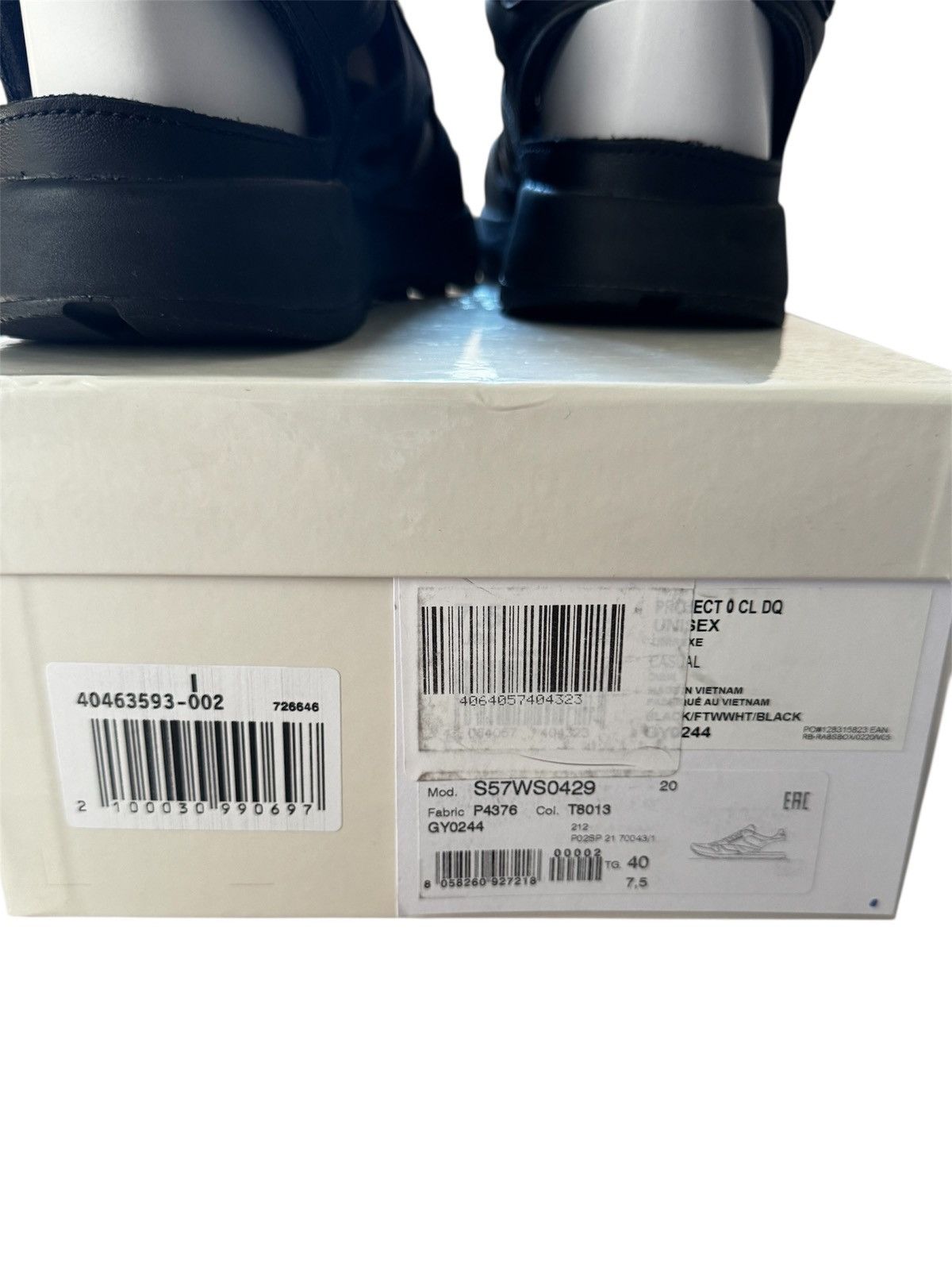 Maison Margiela × Reebok Maison margiela x reebok tabi Size US 9 / IT 39 - 8 Thumbnail