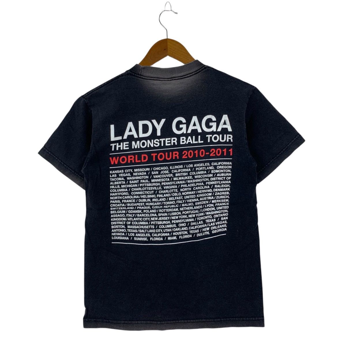 Vintage LADY GAGA Monster Ball Tour Virgin Mobile Tshirt Size US S / EU 44-46 / 1 - 4 Thumbnail